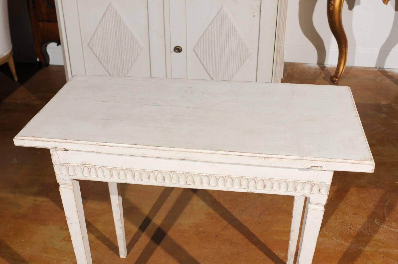 Neoclassical Swedish 1840s Painted Side Table with Carved Apron and Tapered Legs 2