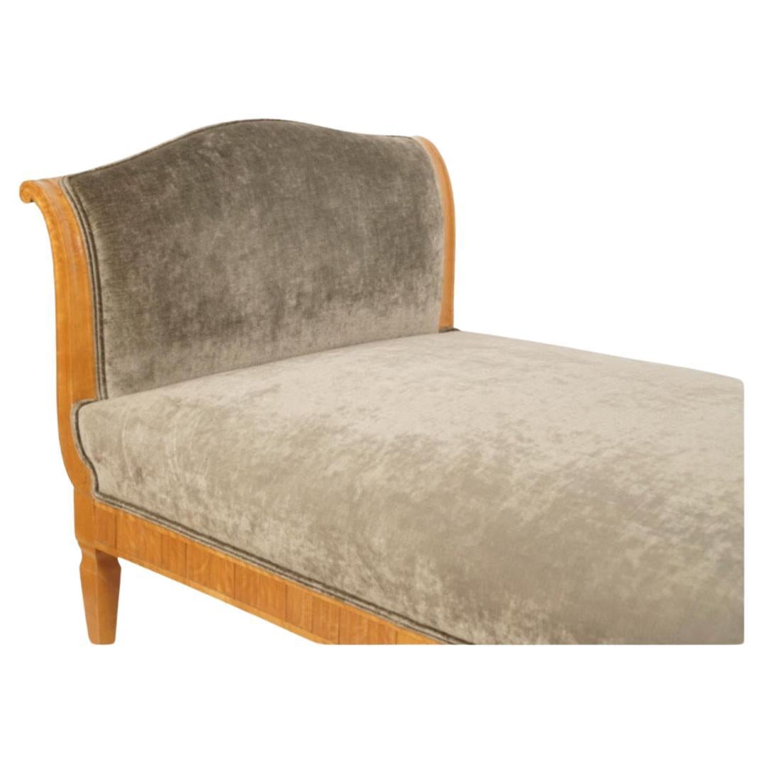 Neoclassical Swedish Satinwood Daybed or Recamier For Sale 1