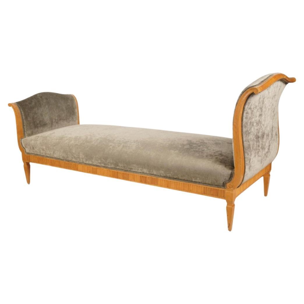 Neoclassical Swedish Satinwood Daybed or Recamier For Sale