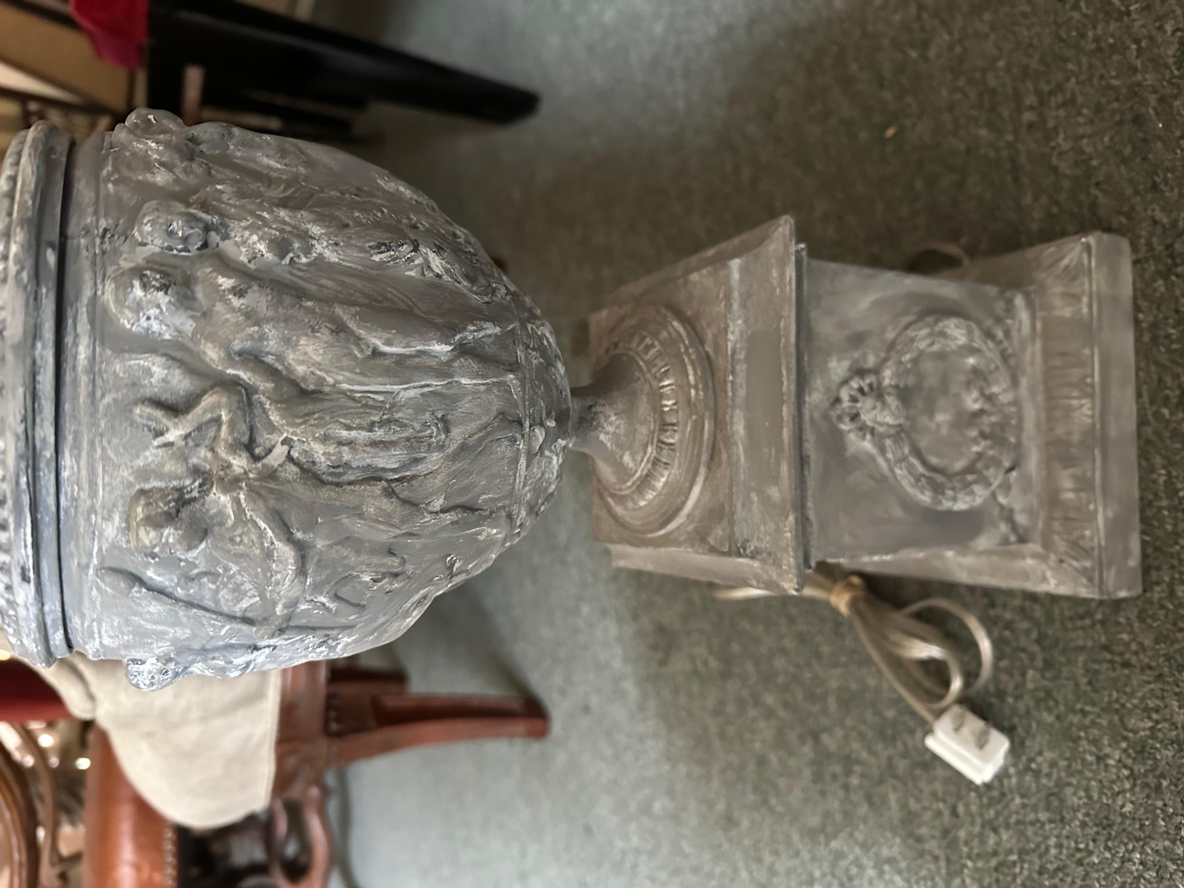 Neoclassical Table Lamp For Sale 2