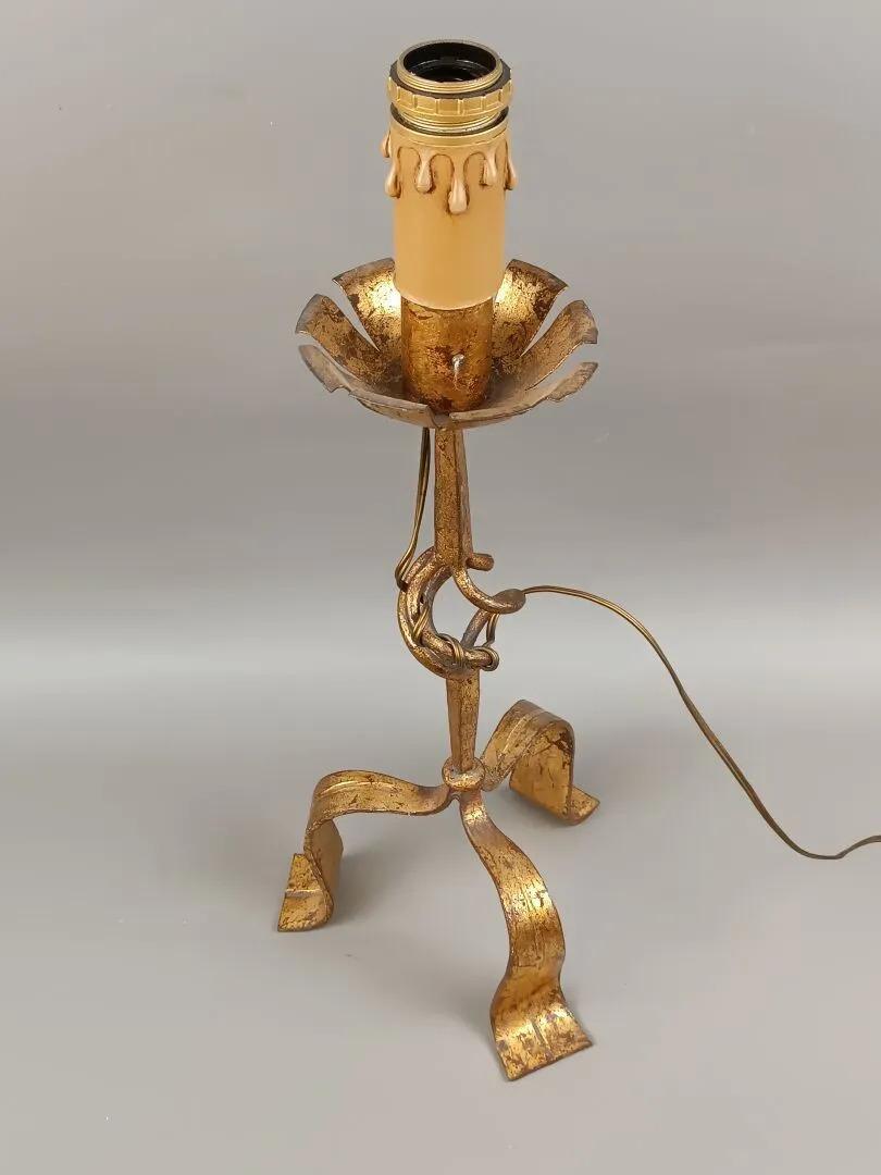 Gilt neoclassical table lamp in golden wrought iron circa 1950 For Sale