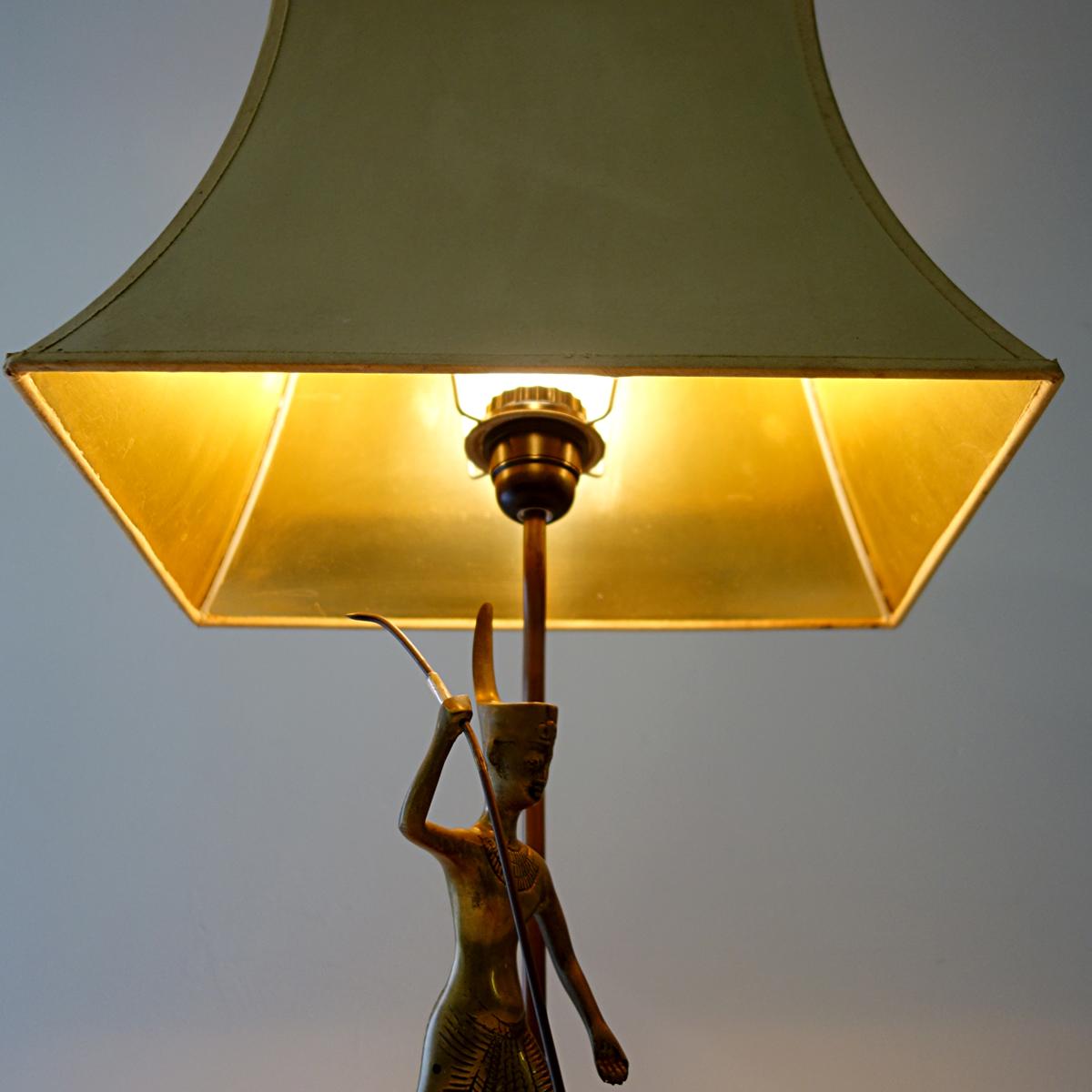 Neoclassical Table Lamp with Marble Foot and Egyptian Warrior under the Shade For Sale 10