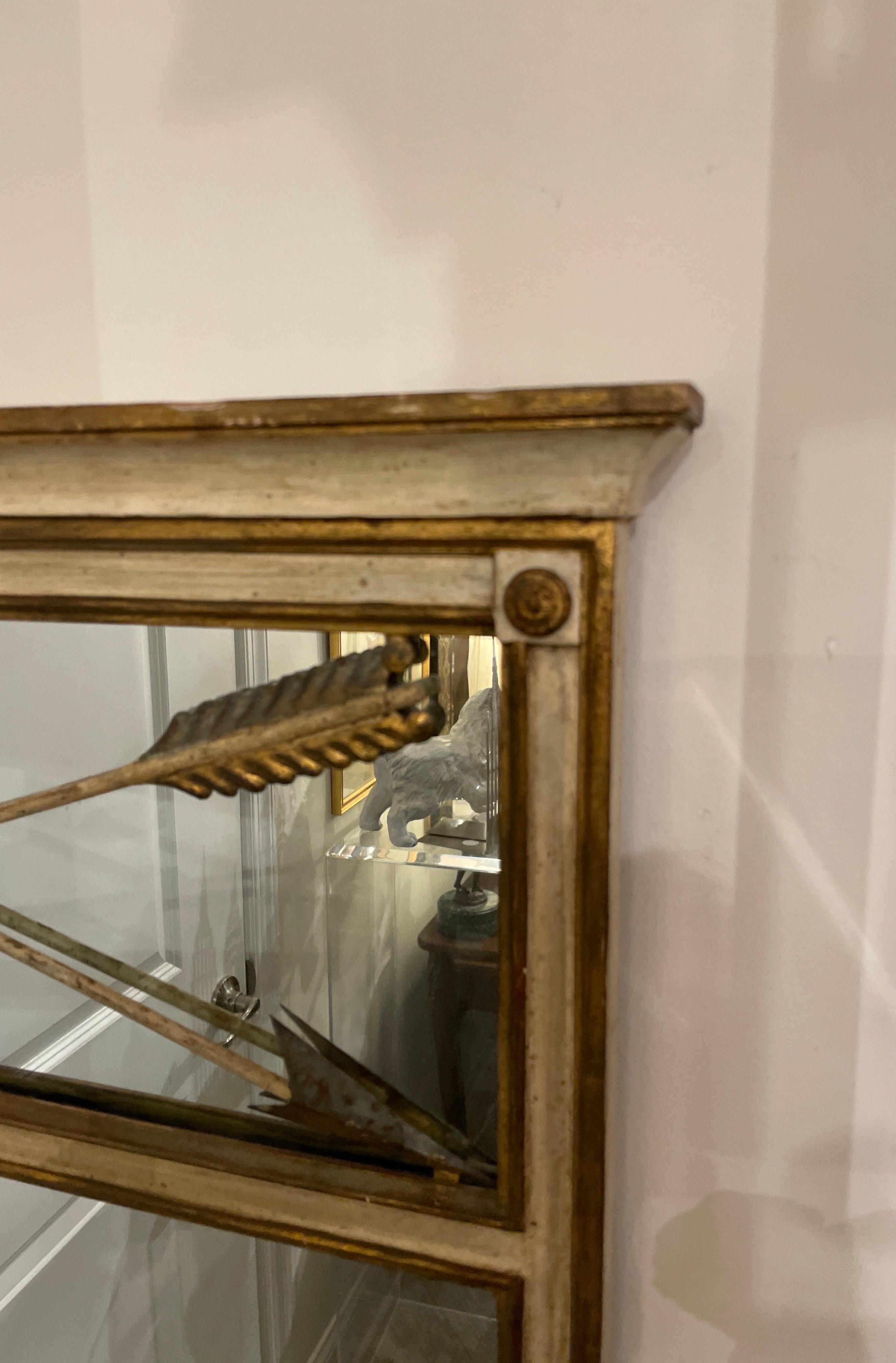 Espejo neoclásico de flechas cruzadas estilo Trumeau de Palladio Neoclásico en venta