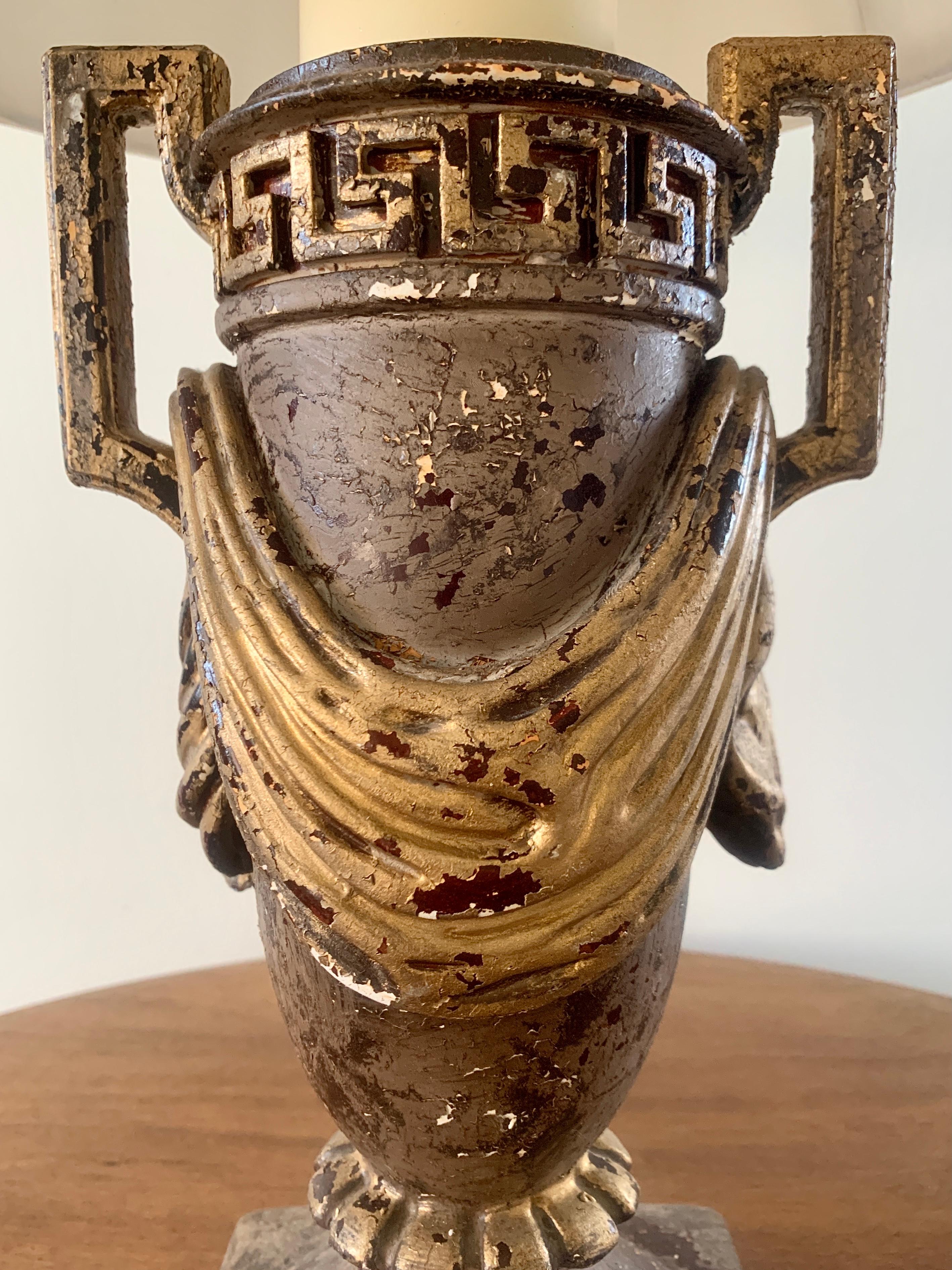 Neoclassical Urn Form Greek Key Table Lamp In Good Condition For Sale In Elkhart, IN