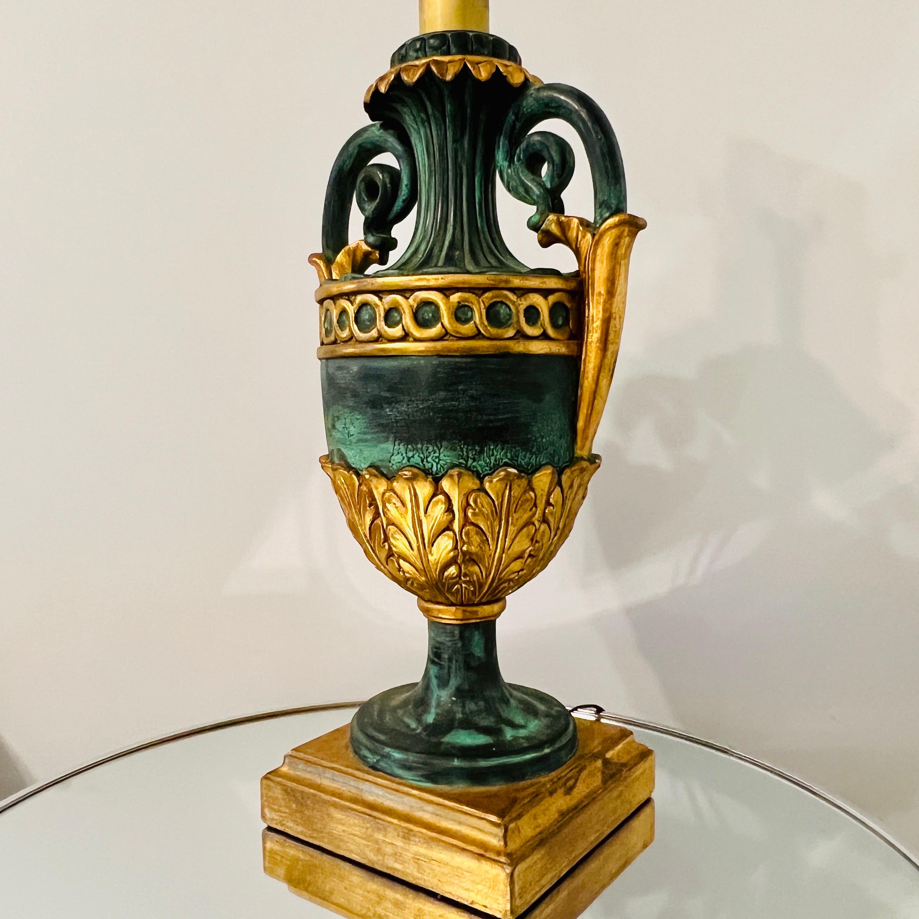 Neoclassical Urn Lamp in Giltwood and Painted Verdigris, Italy, c. 1970's In Good Condition In Fort Lauderdale, FL