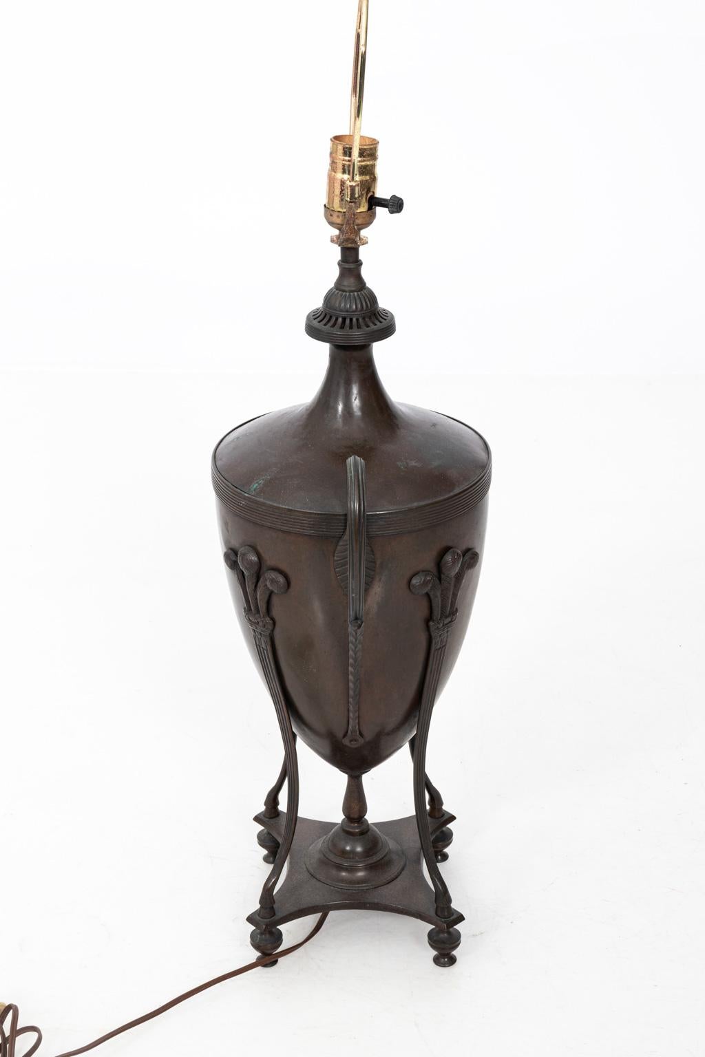 Lampe de table Urne néoclassique 5