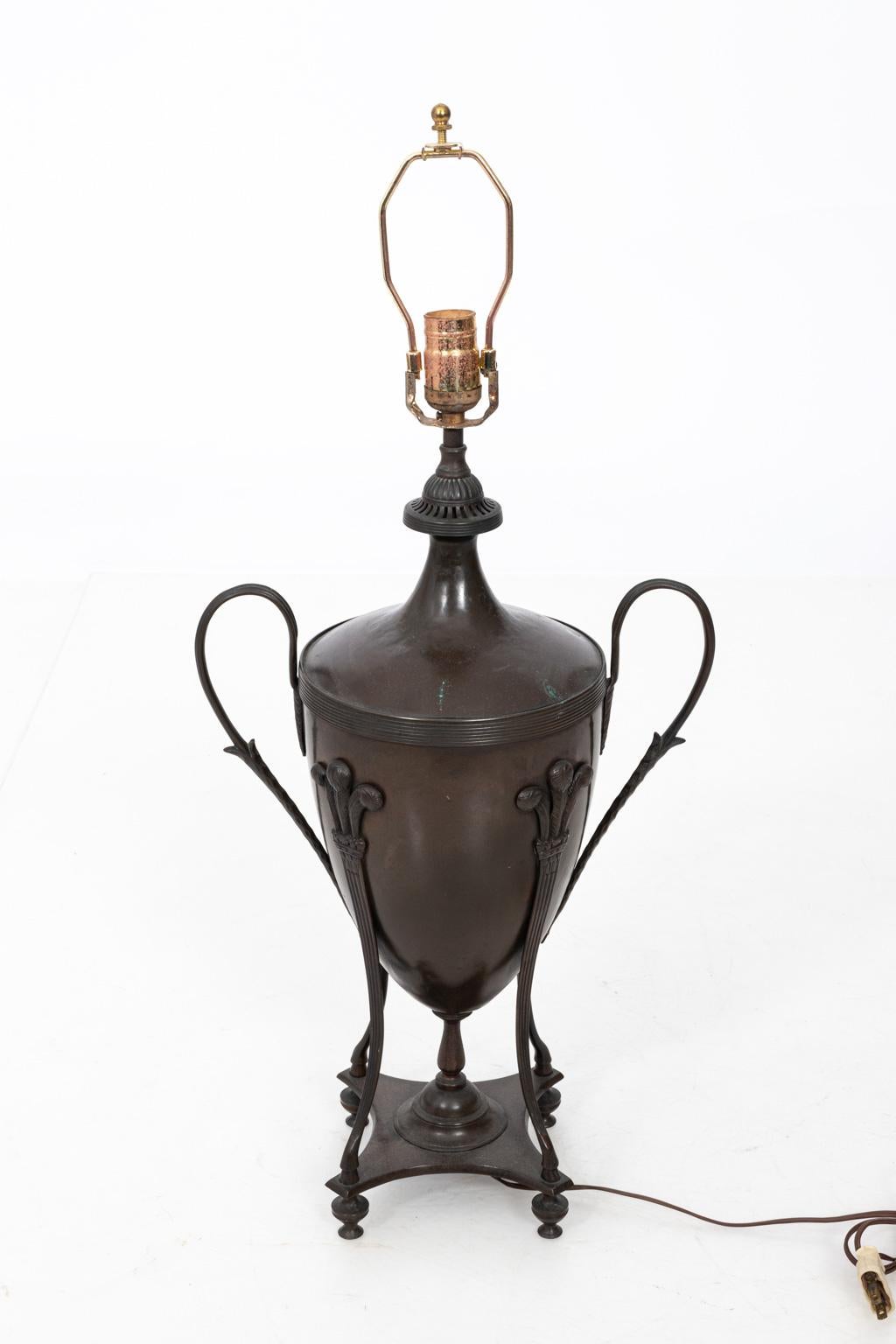 Néo-classique Lampe de table Urne néoclassique