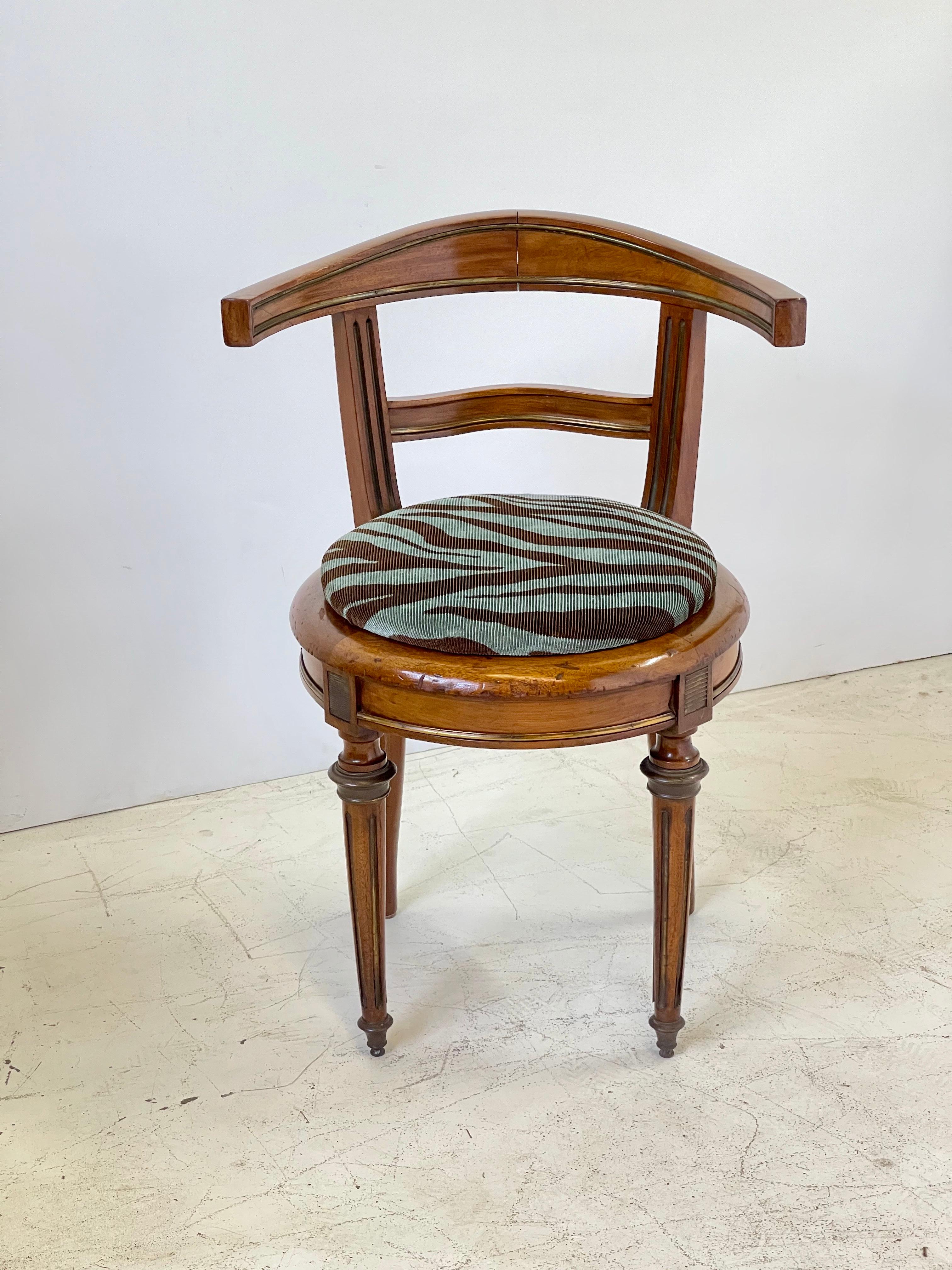 Neoclassical Vanity Chair of Walnut and Brass 8