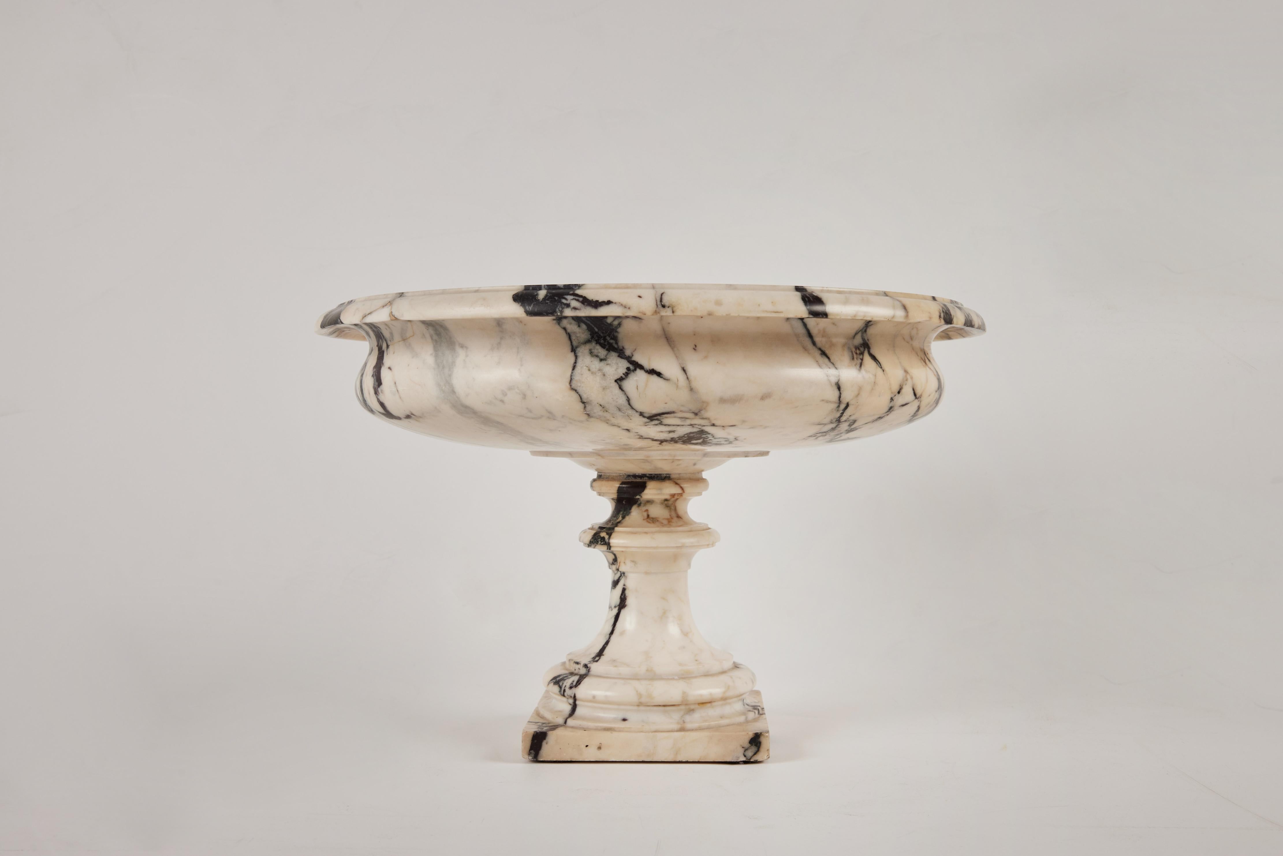 A beautiful veined marble Neoclassical tazza.