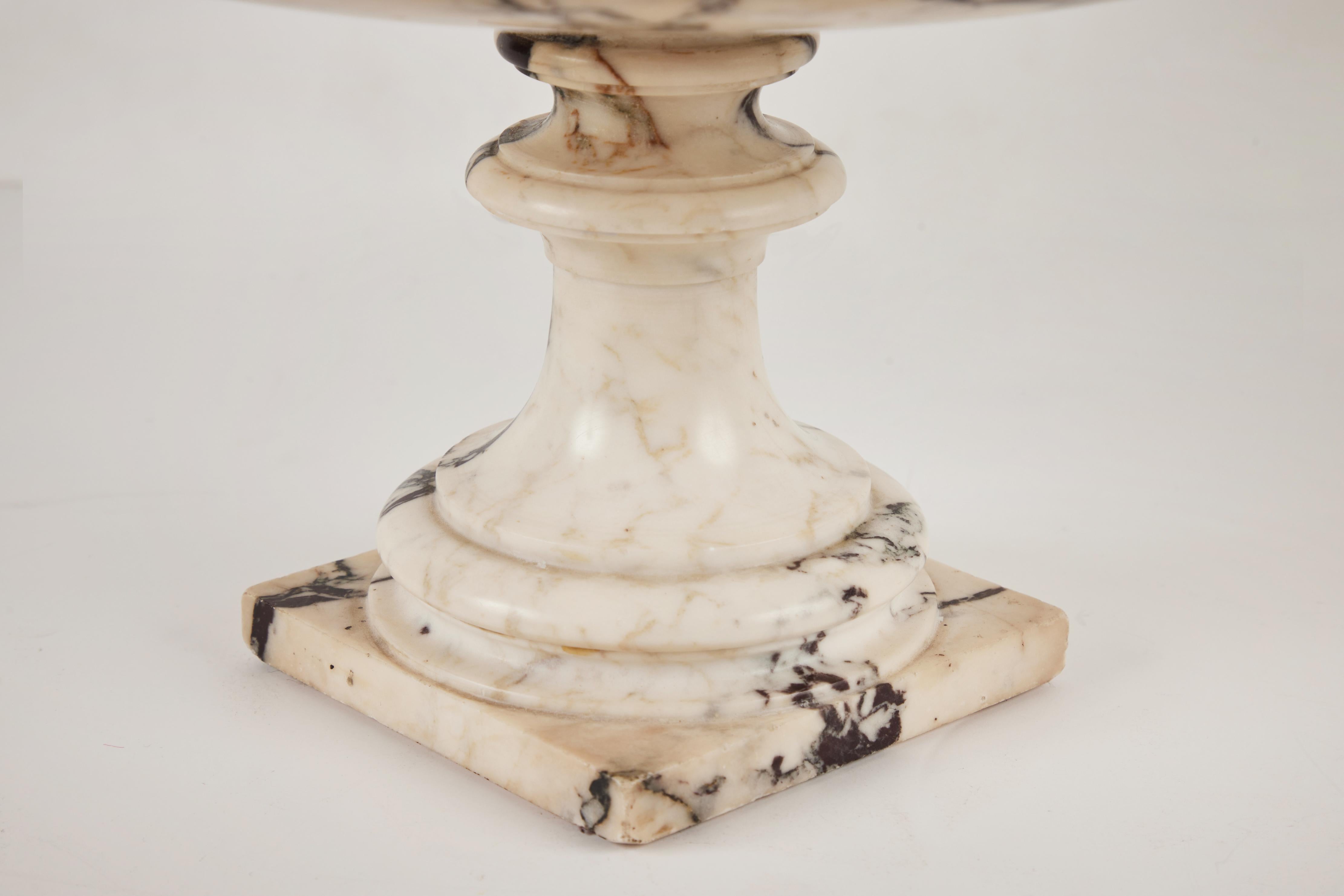 Neoclassical Veined Marble Tazza For Sale 1