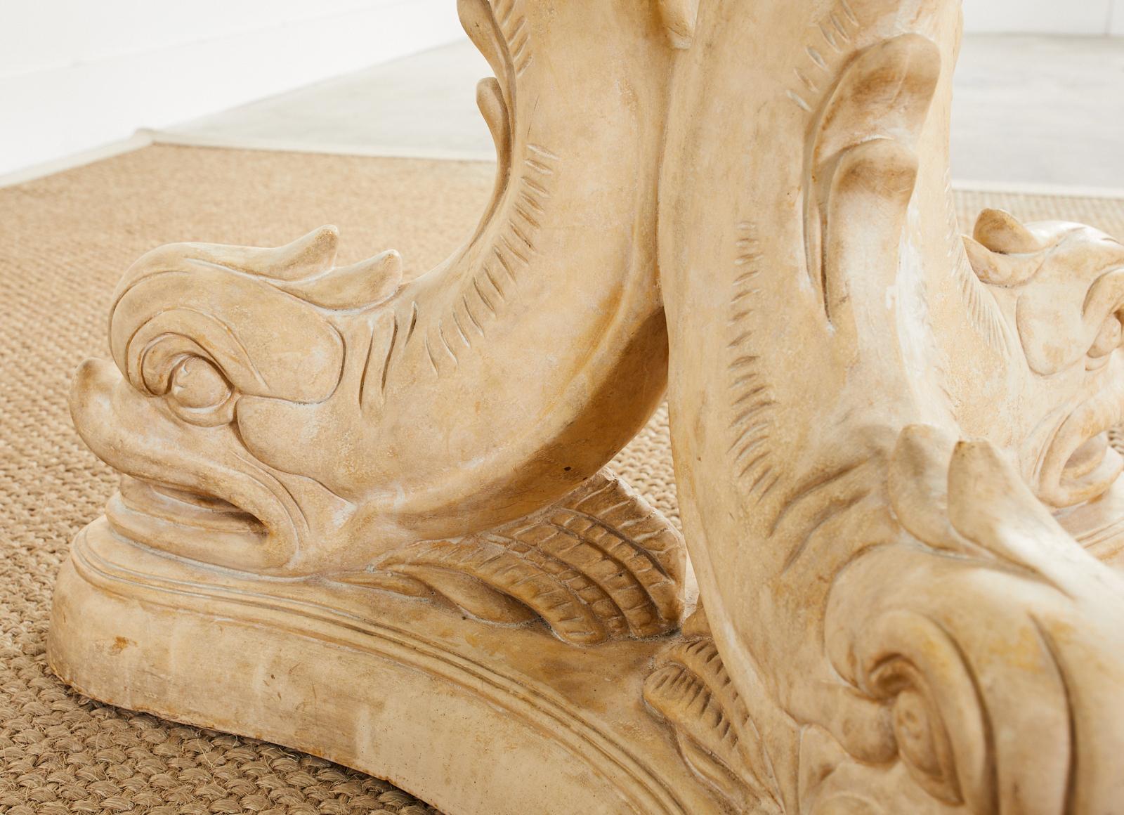 Table centrale en forme de dauphin de style grotte vénitien néoclassique en vente 3