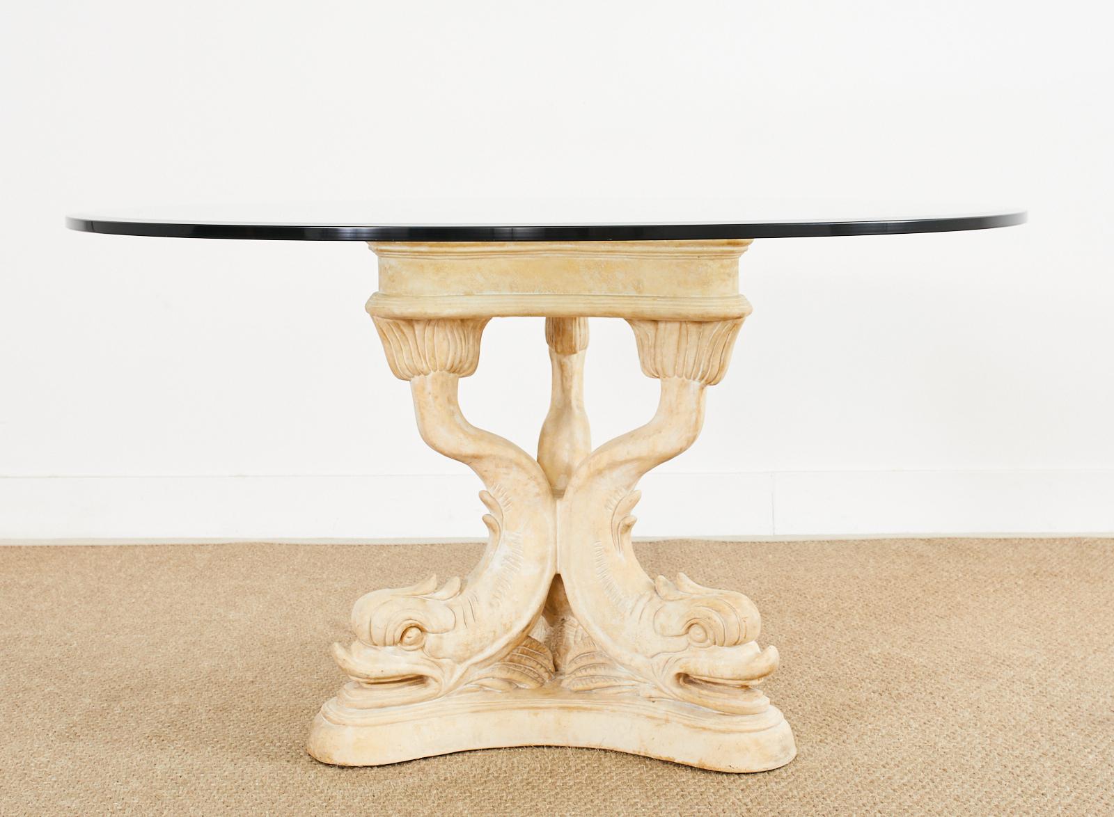 Néoclassique Table centrale en forme de dauphin de style grotte vénitien néoclassique en vente
