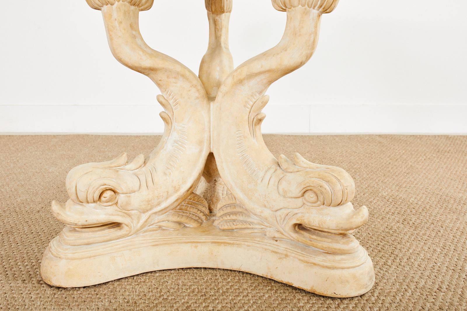 20ième siècle Table centrale en forme de dauphin de style grotte vénitien néoclassique en vente