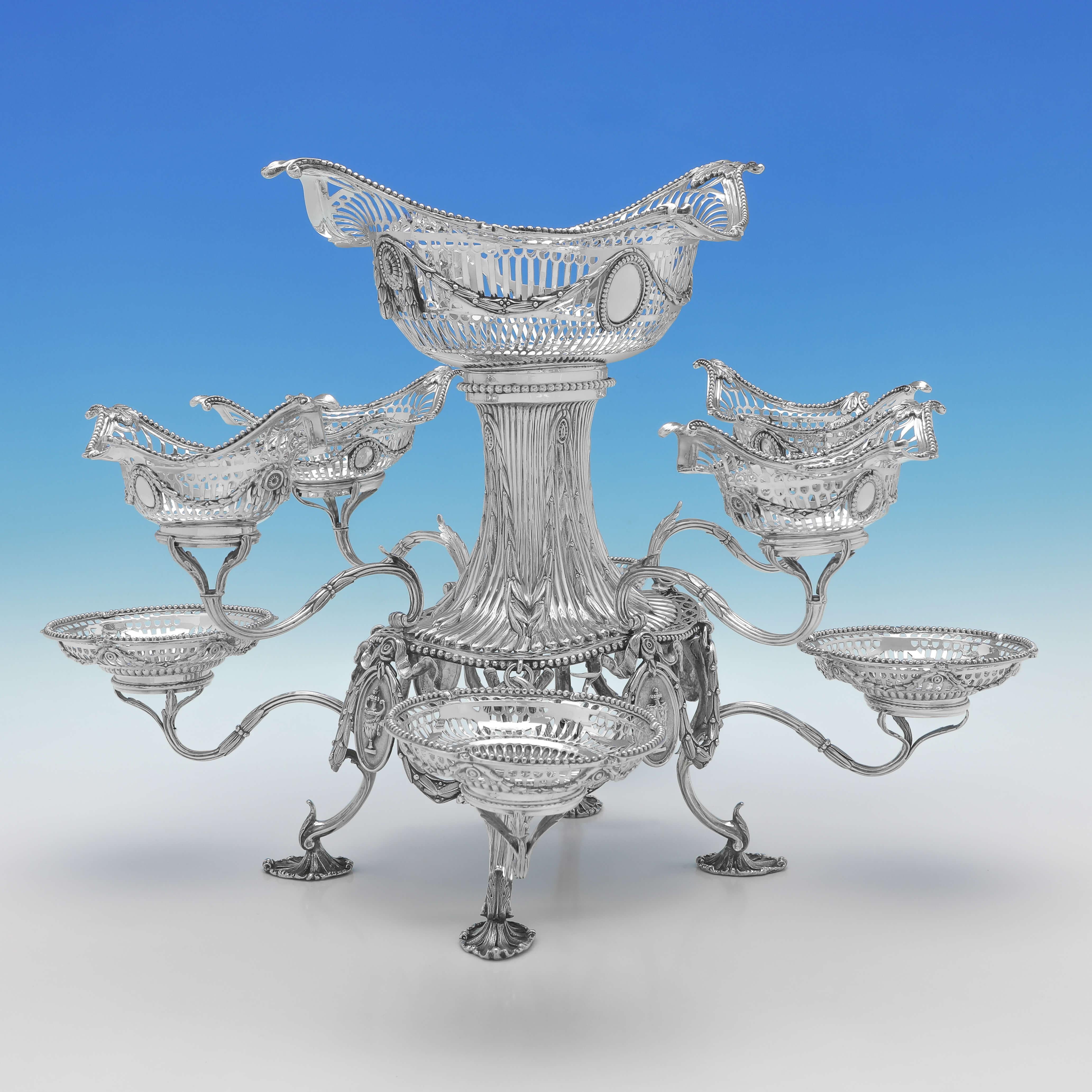 Neoclassical Victorian Antique Sterling Silver Centrepiece or Epergne, 1892 In Good Condition For Sale In London, London