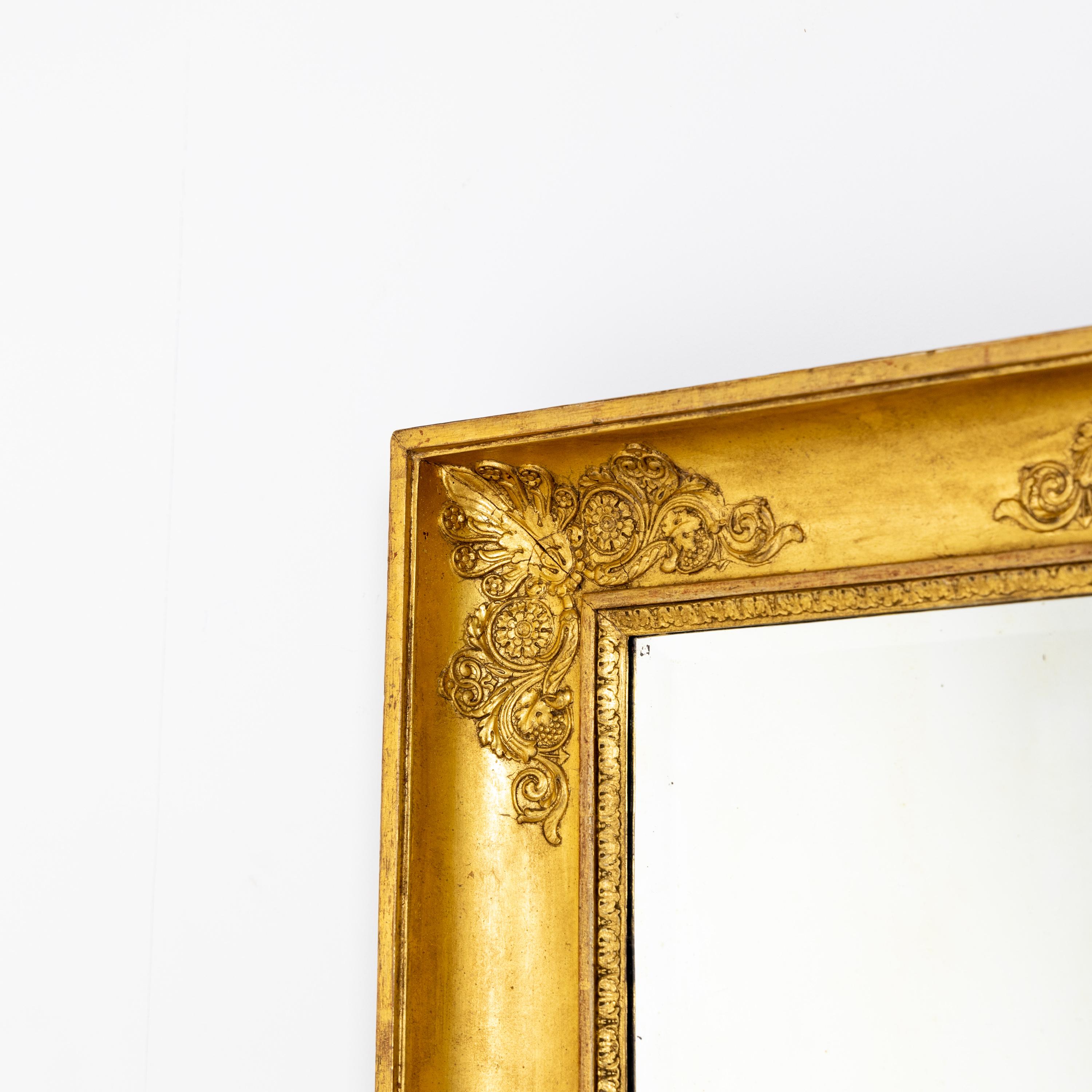 Néoclassique Miroir mural néoclassique doré, début du 19e siècle