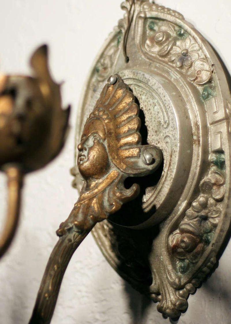 Neoclassical Wall Sconce In Excellent Condition For Sale In Van Nuys, CA