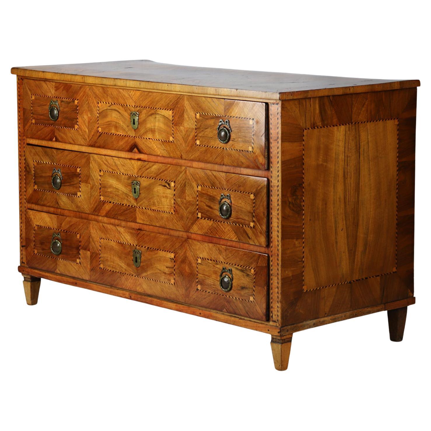 Neoclassical Walnut Chest of Drawers, Commode Early 19th Century