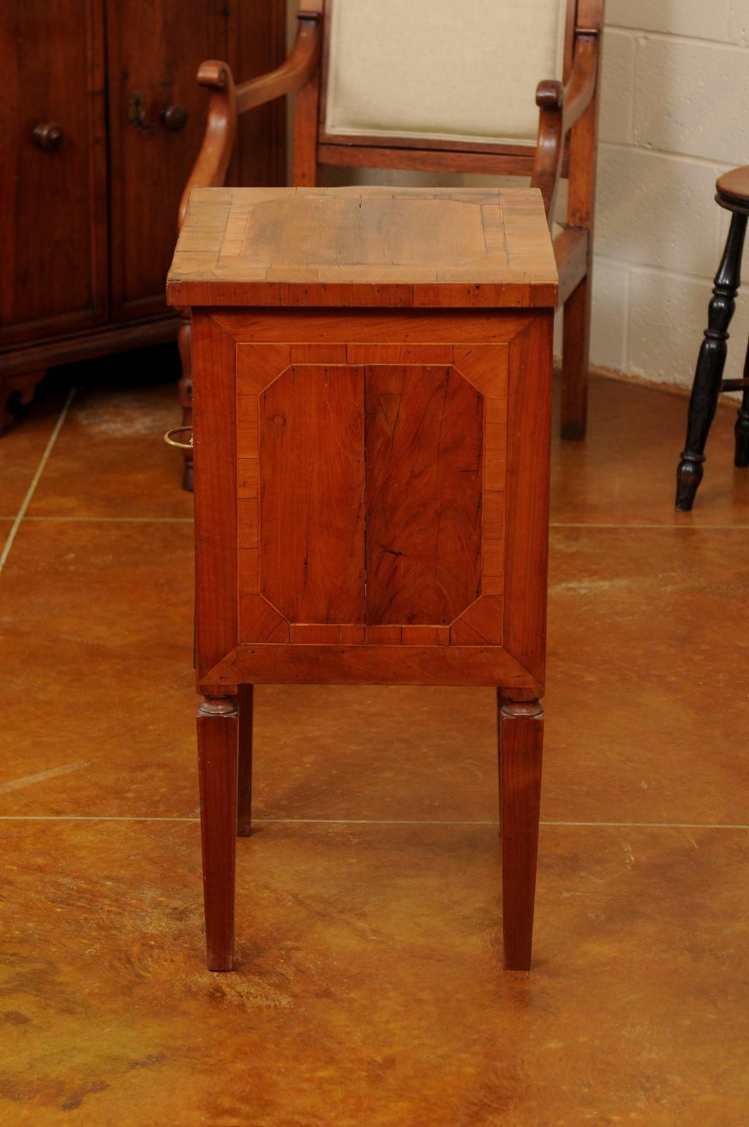 Neoclassical Walnut Commodino with Cabinet Door, Early 19th Century Italy For Sale 7