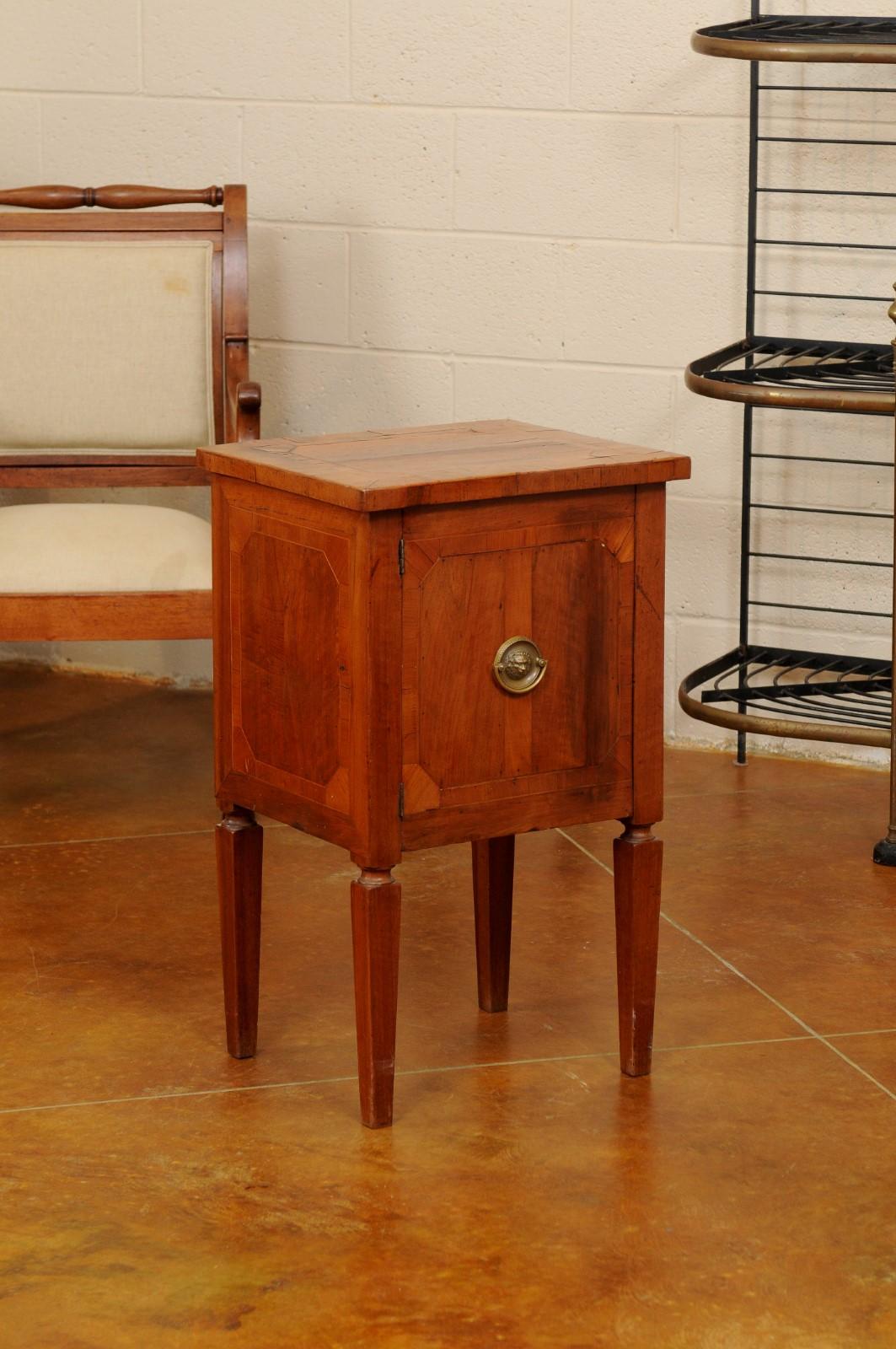 Neoclassical Walnut Commodino with Cabinet Door, Early 19th Century Italy In Good Condition For Sale In Atlanta, GA
