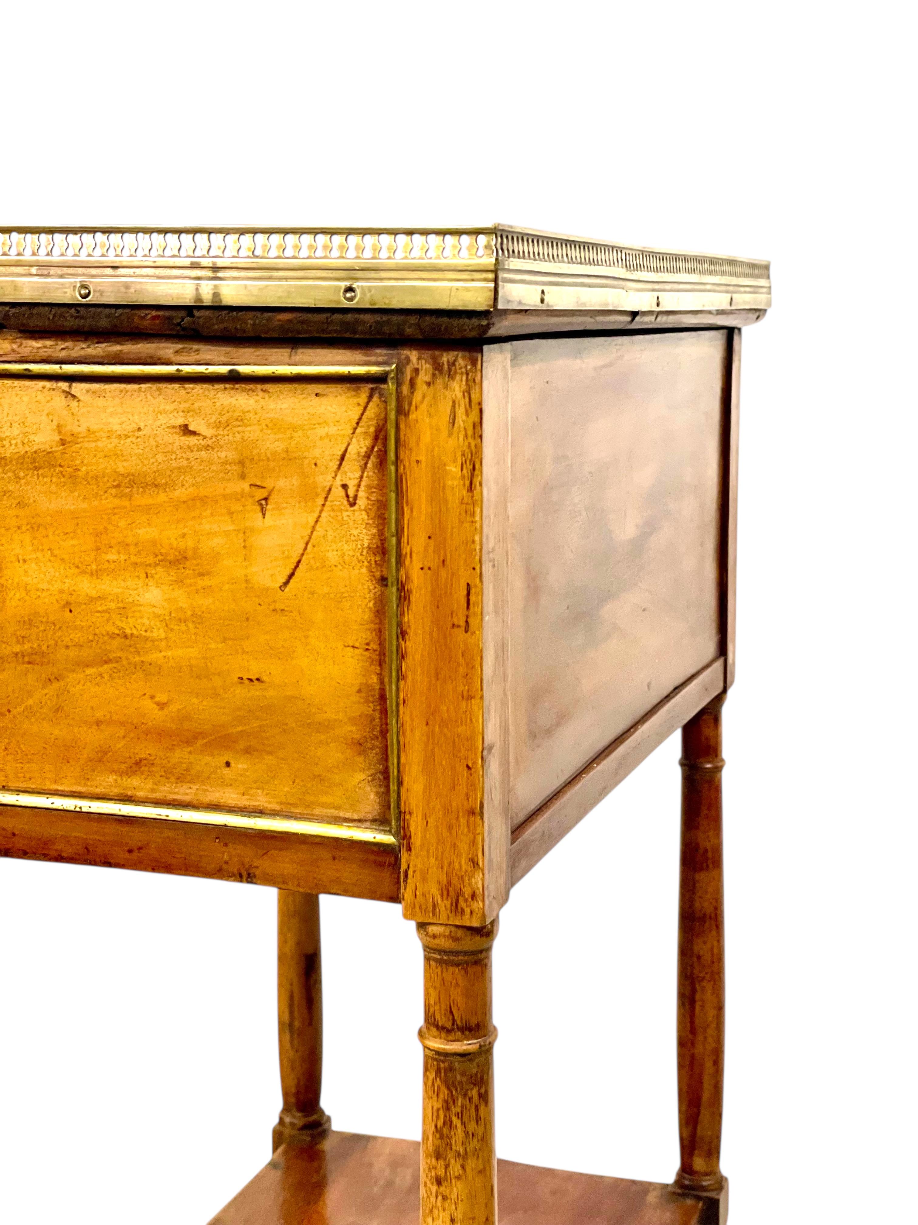 Neoclassical Walnut Nightstand or Side Table, 18th Century For Sale 4
