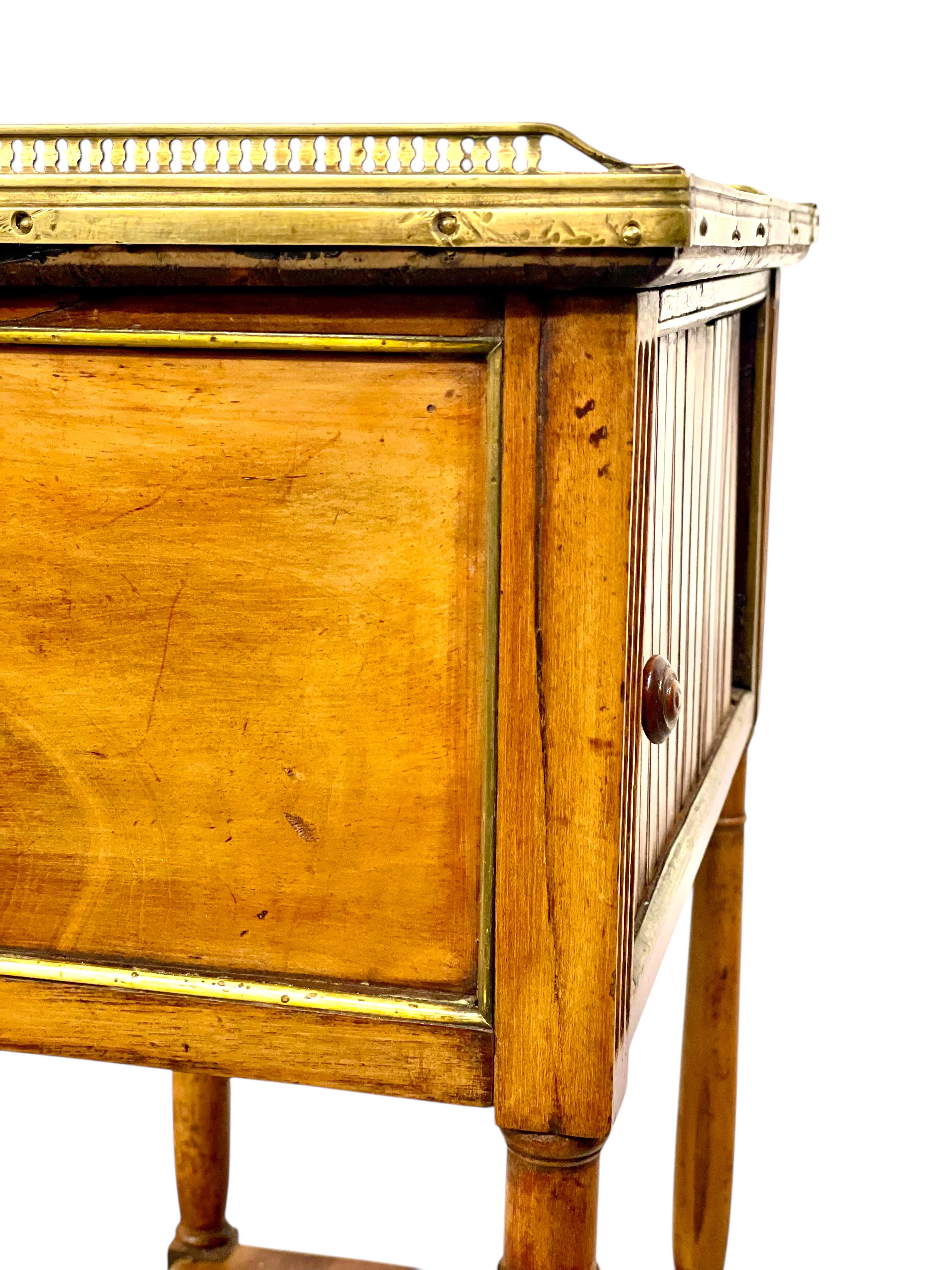 Neoclassical Walnut Nightstand or Side Table, 18th Century For Sale 7
