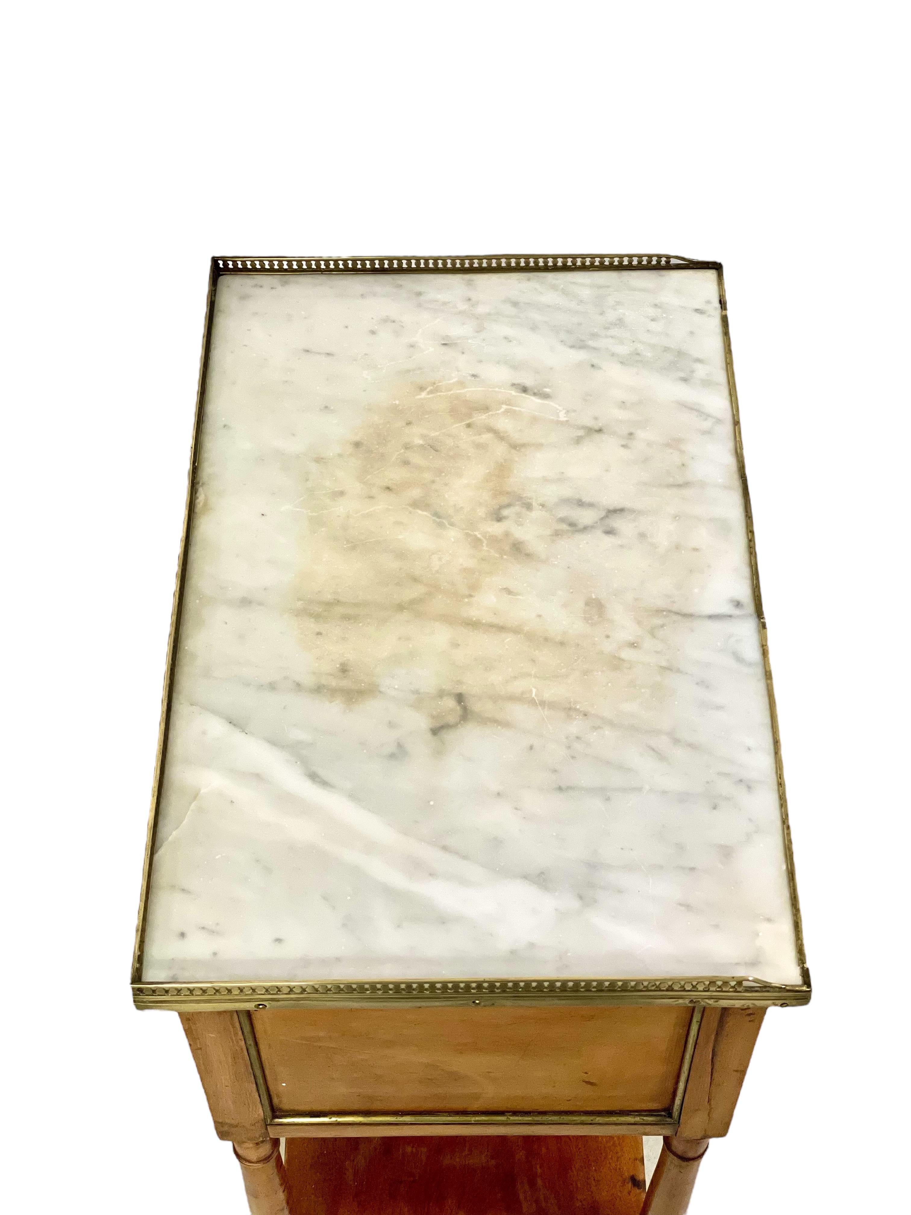 Neoclassical Walnut Nightstand or Side Table, 18th Century For Sale 8