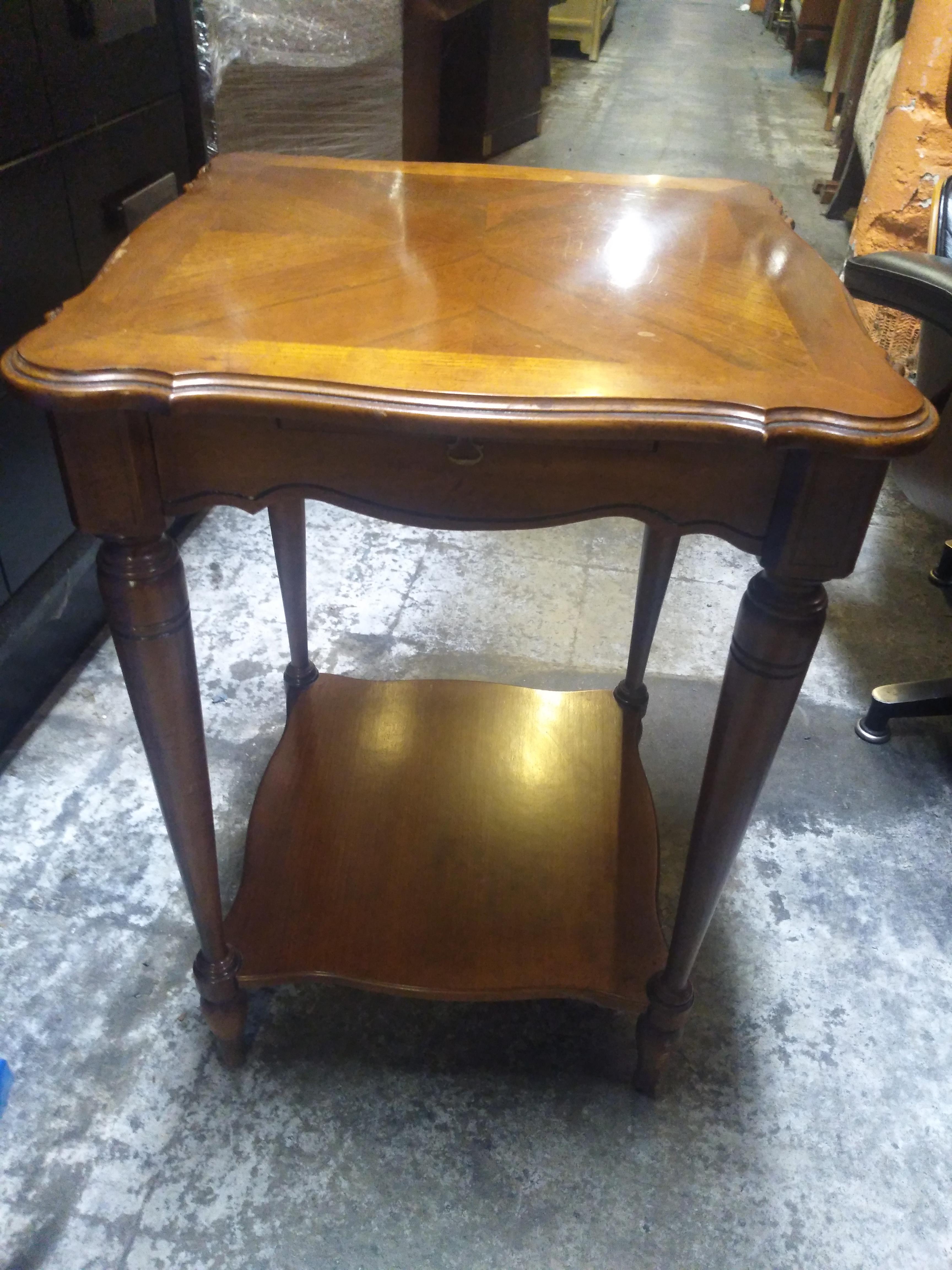 Neoclassical Walnut Pedestal with shelf In Good Condition For Sale In Pasadena, TX