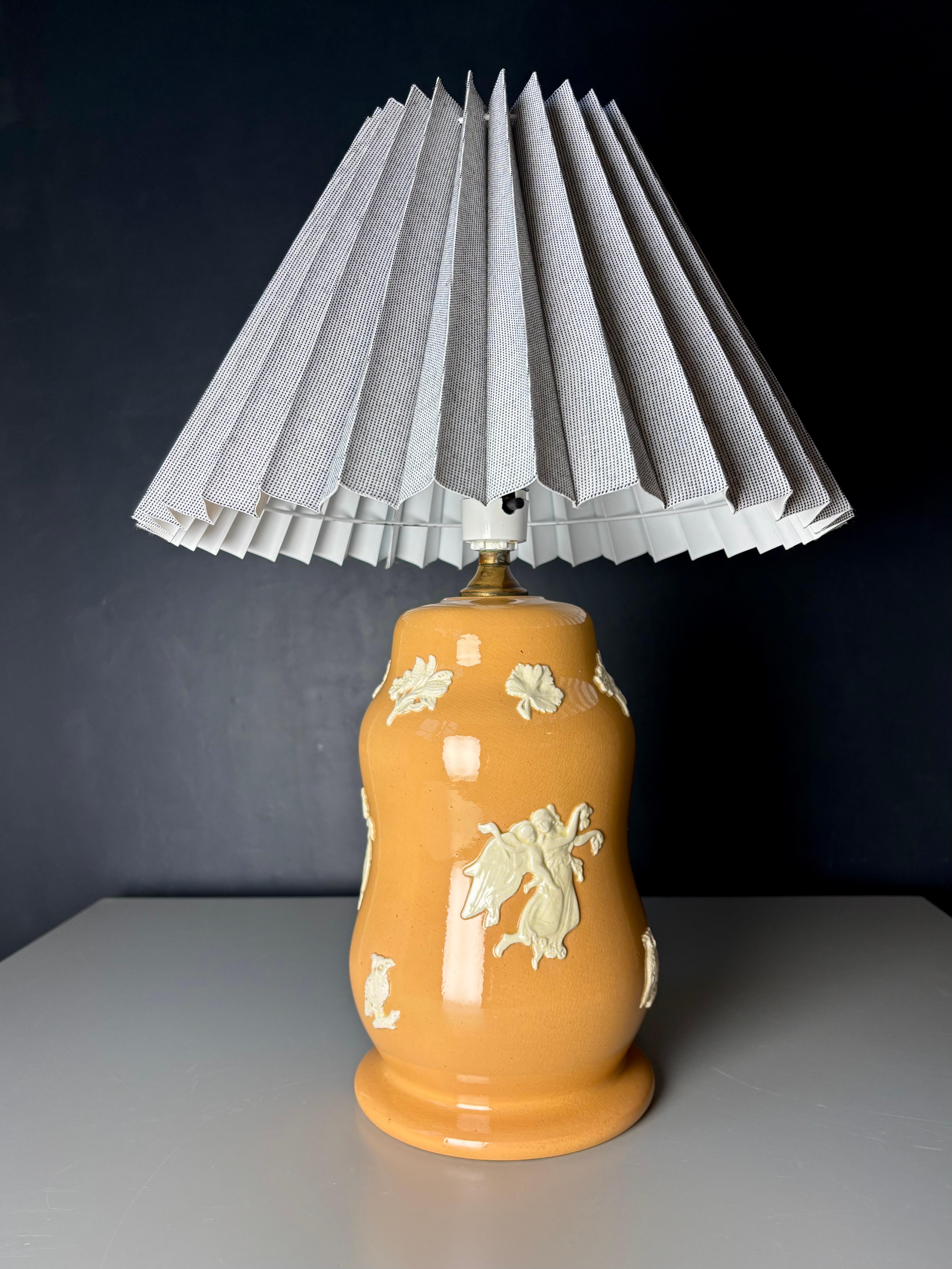 British Neoclassical Wedgwood Style Warm Yellow Table Lamp, circa 1950s For Sale
