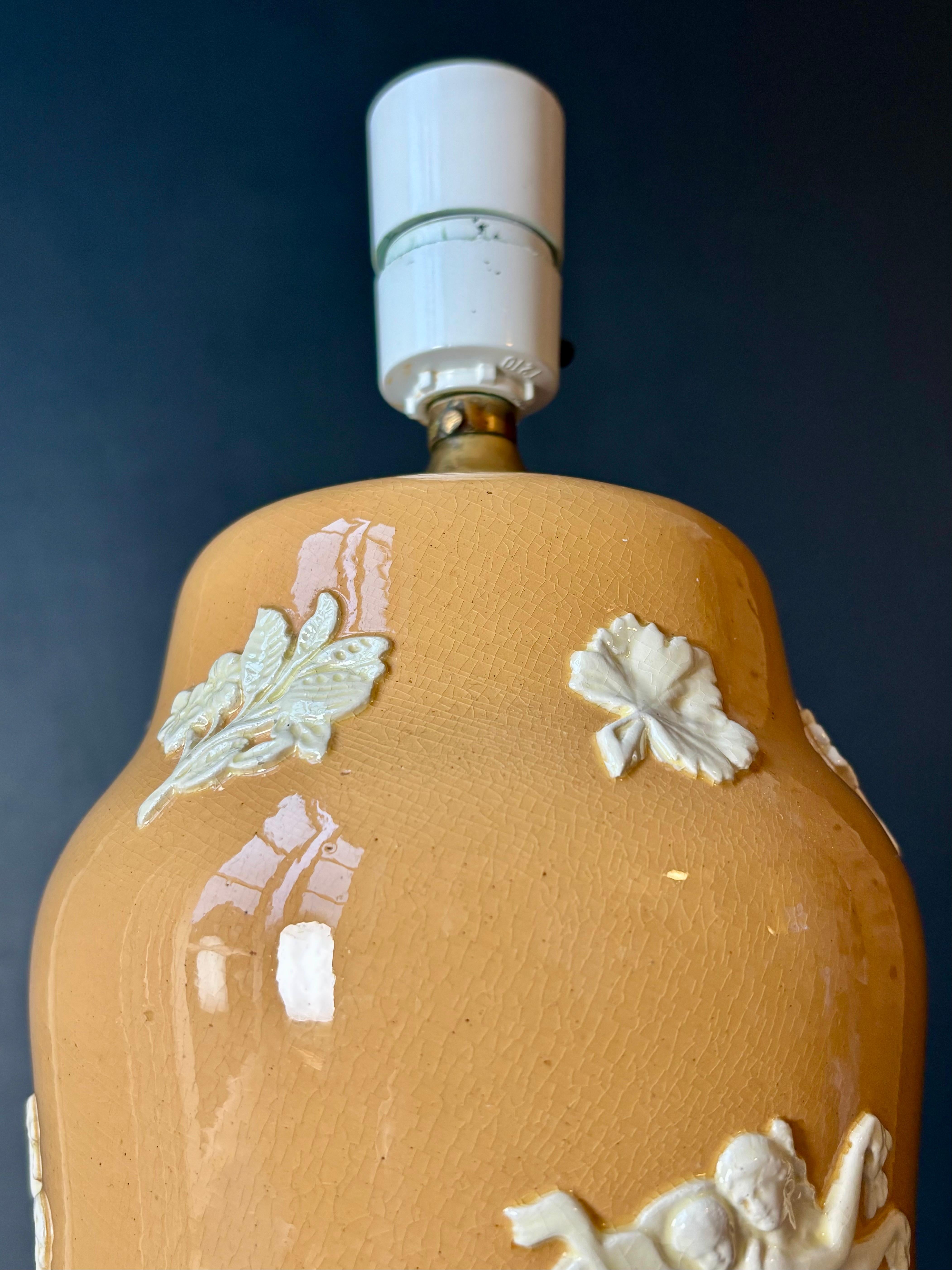 Neoclassical Wedgwood Style Warm Yellow Table Lamp, circa 1950s In Good Condition For Sale In Copenhagen, DK