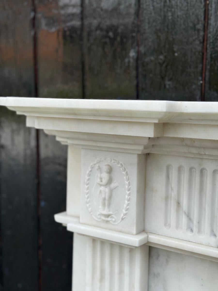 French Neoclassical White Carrara Marble Mantel Circa 1930 For Sale