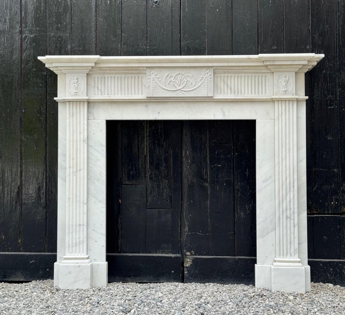 Neoclassical White Carrara Marble Mantel Circa 1930 For Sale 1