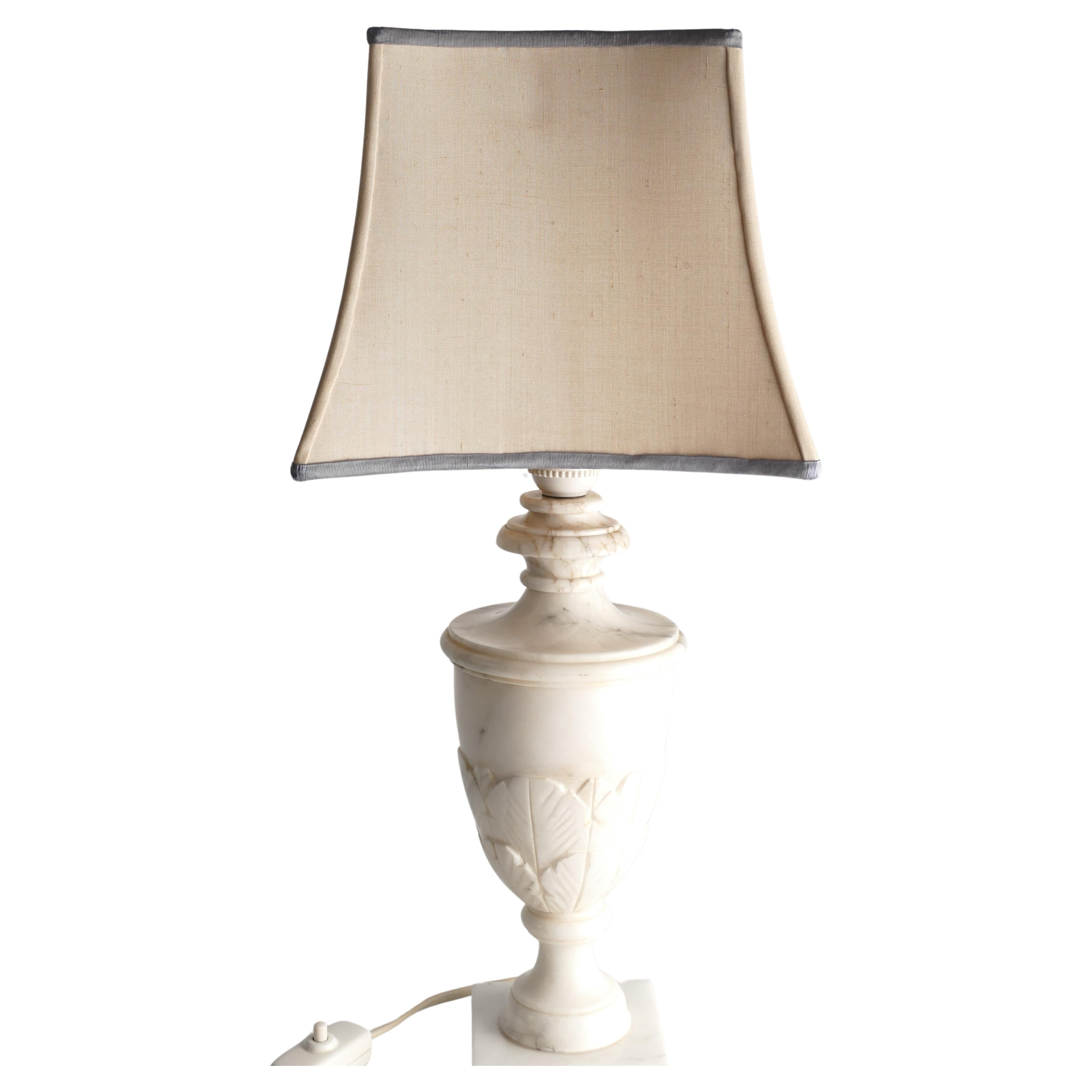 Neoclassical White Florentine Alabaster Table Lamp with Leaf Relief, Italy For Sale