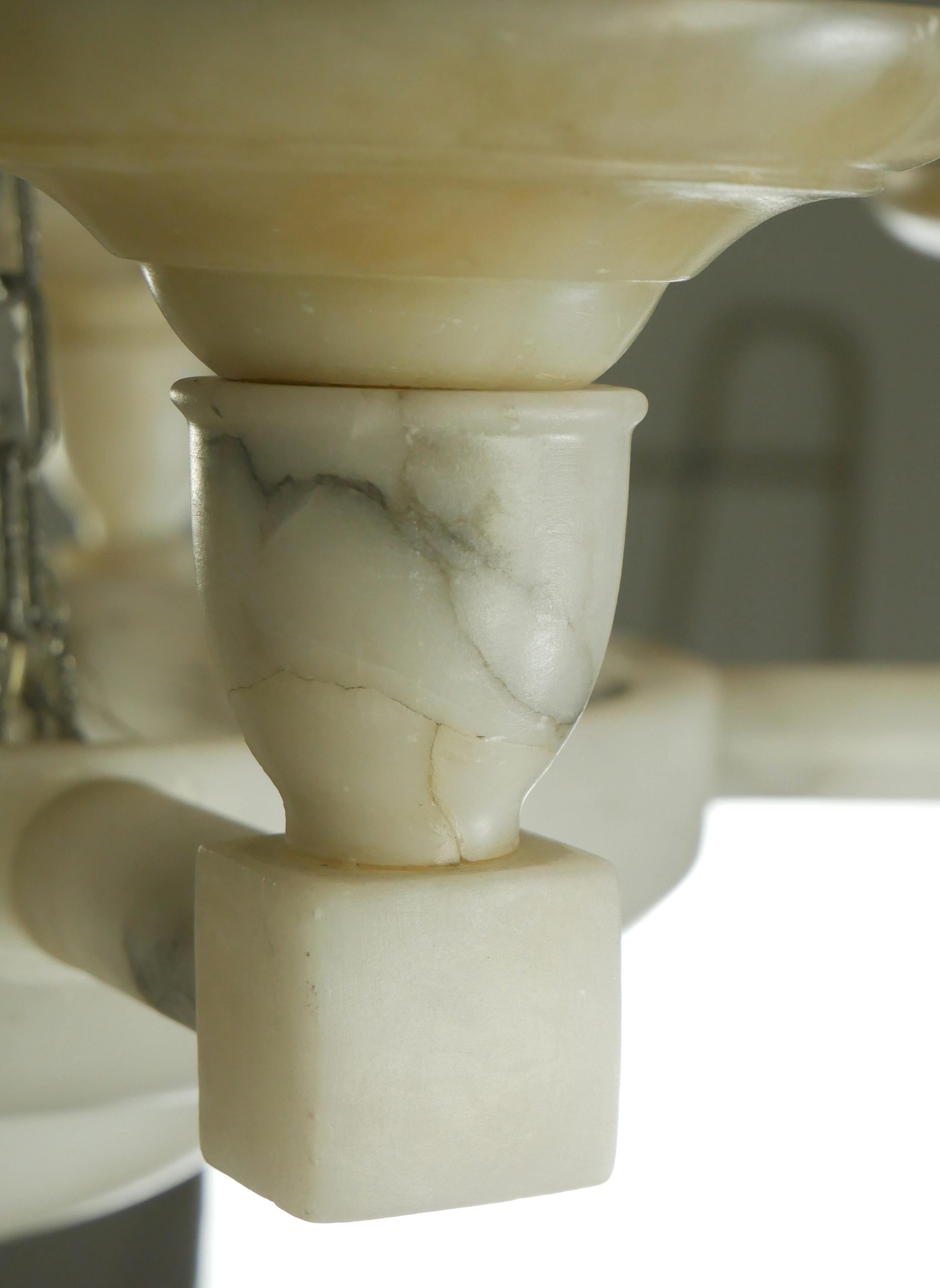 Lampadario neoclassico a 5 bracci in alabastro con venature bianche in vendita 5