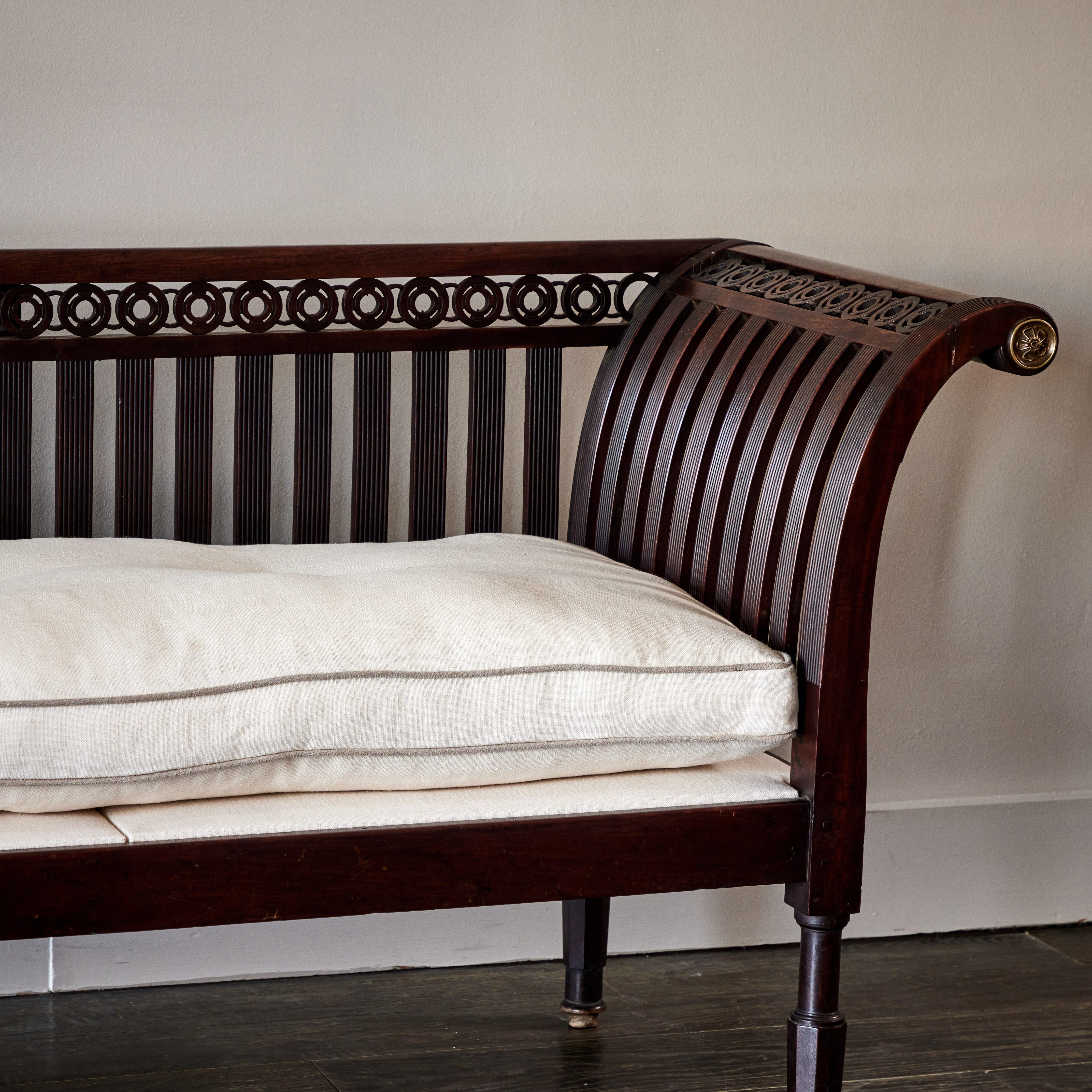 Neoclassical Wooden Bench In Good Condition In Los Angeles, CA