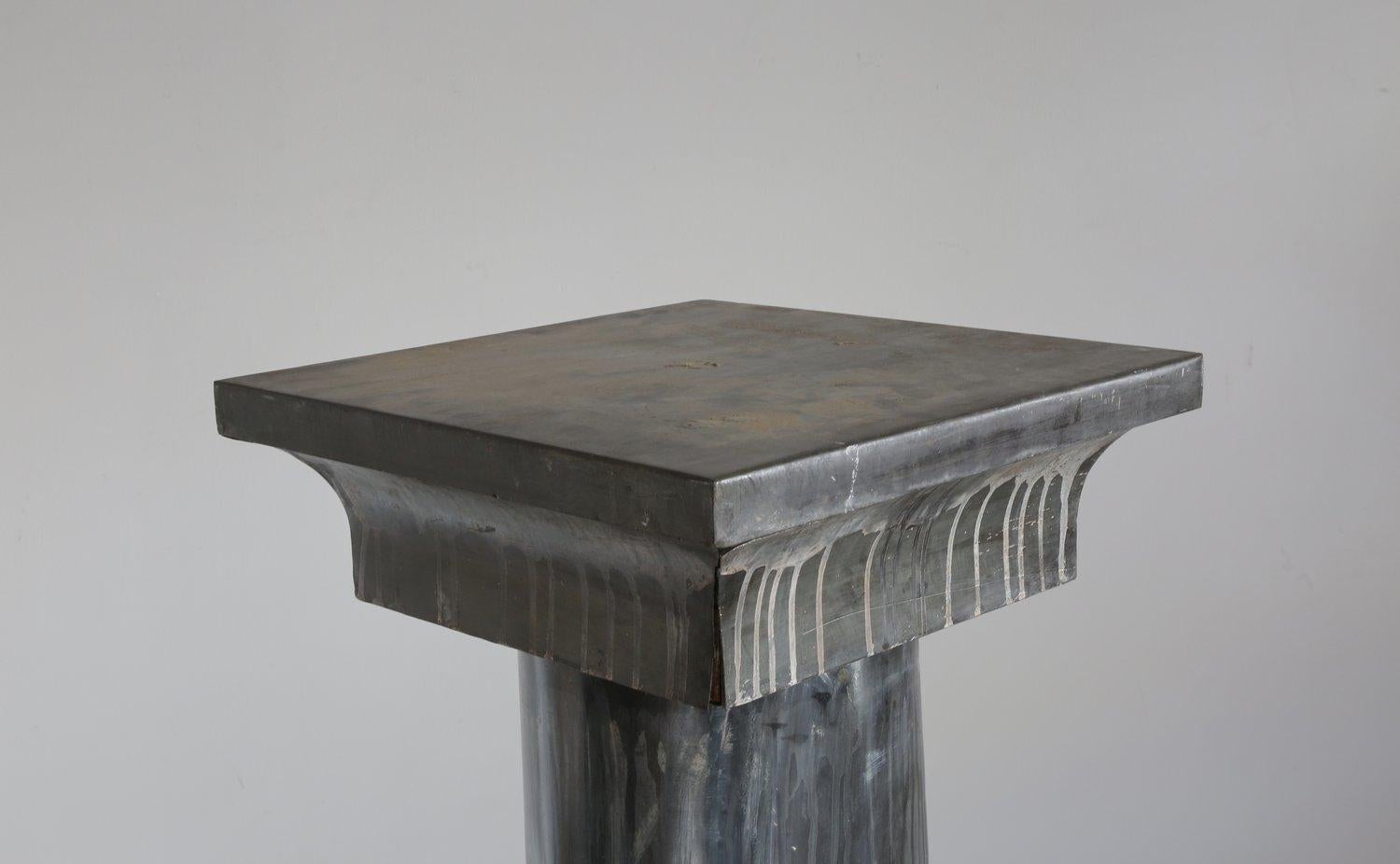 Neoclassical Zinc Plinth In Good Condition For Sale In London, England