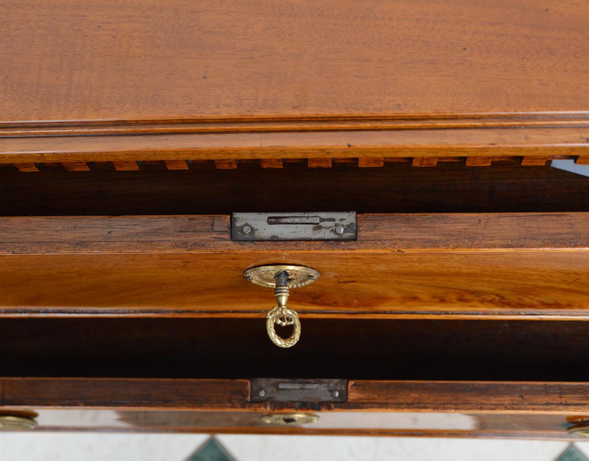 Neoclassicism Dresser, Altona, Hamburg, Germany, 1800s In Good Condition In Kiel, Schleswig-Holstein