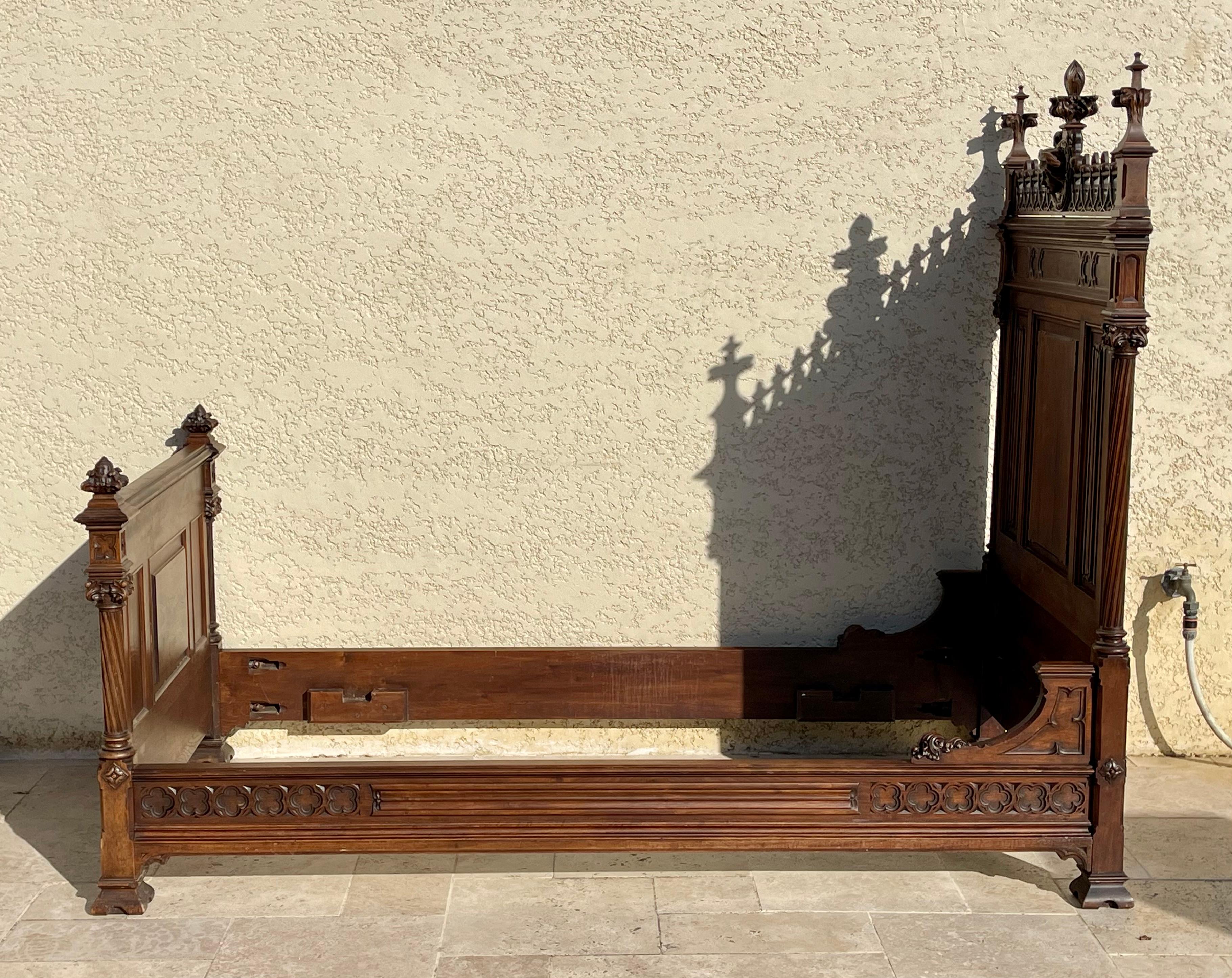 Neogothic Carved Bed 8