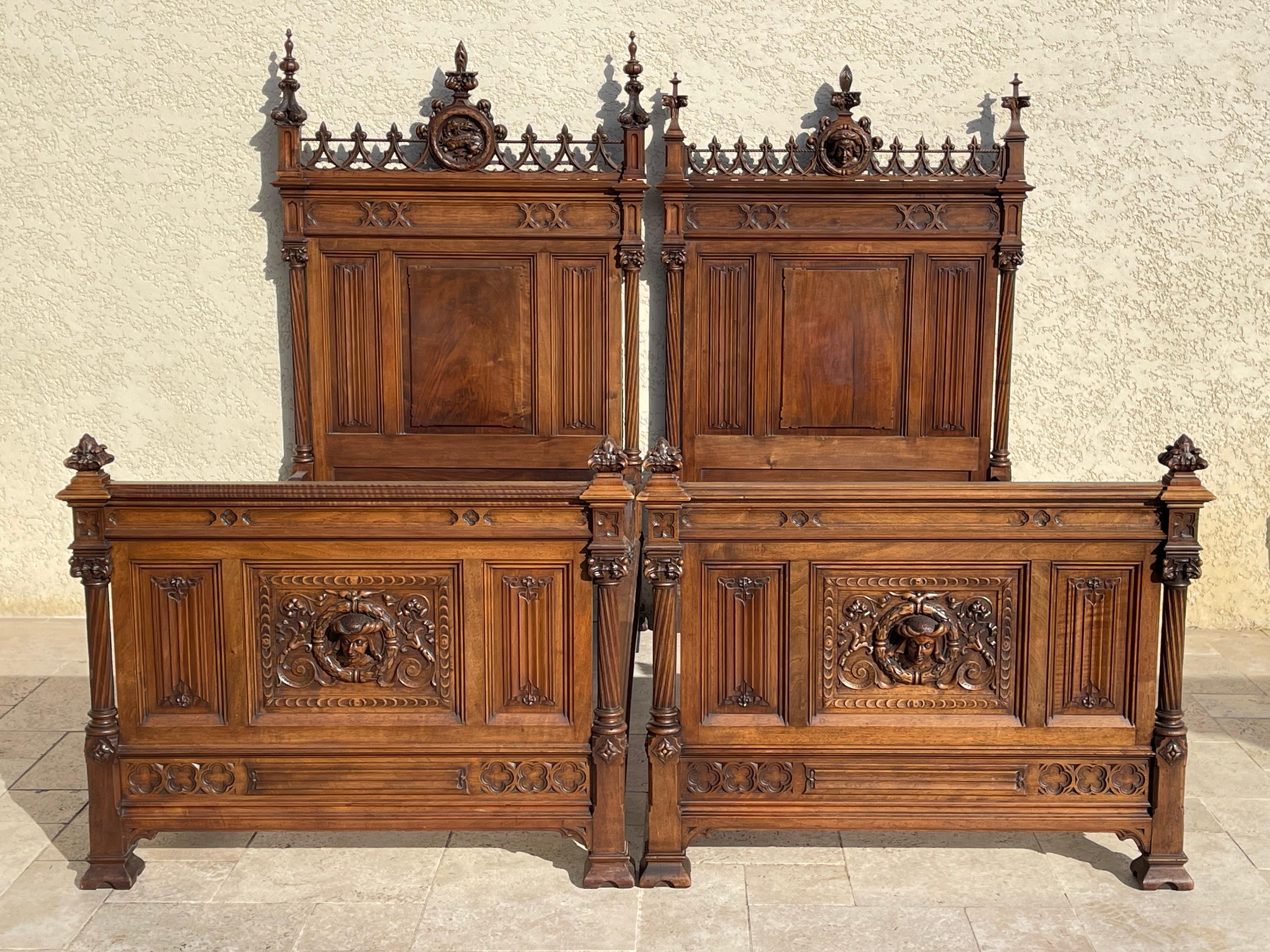Neogothic Carved Bed 9