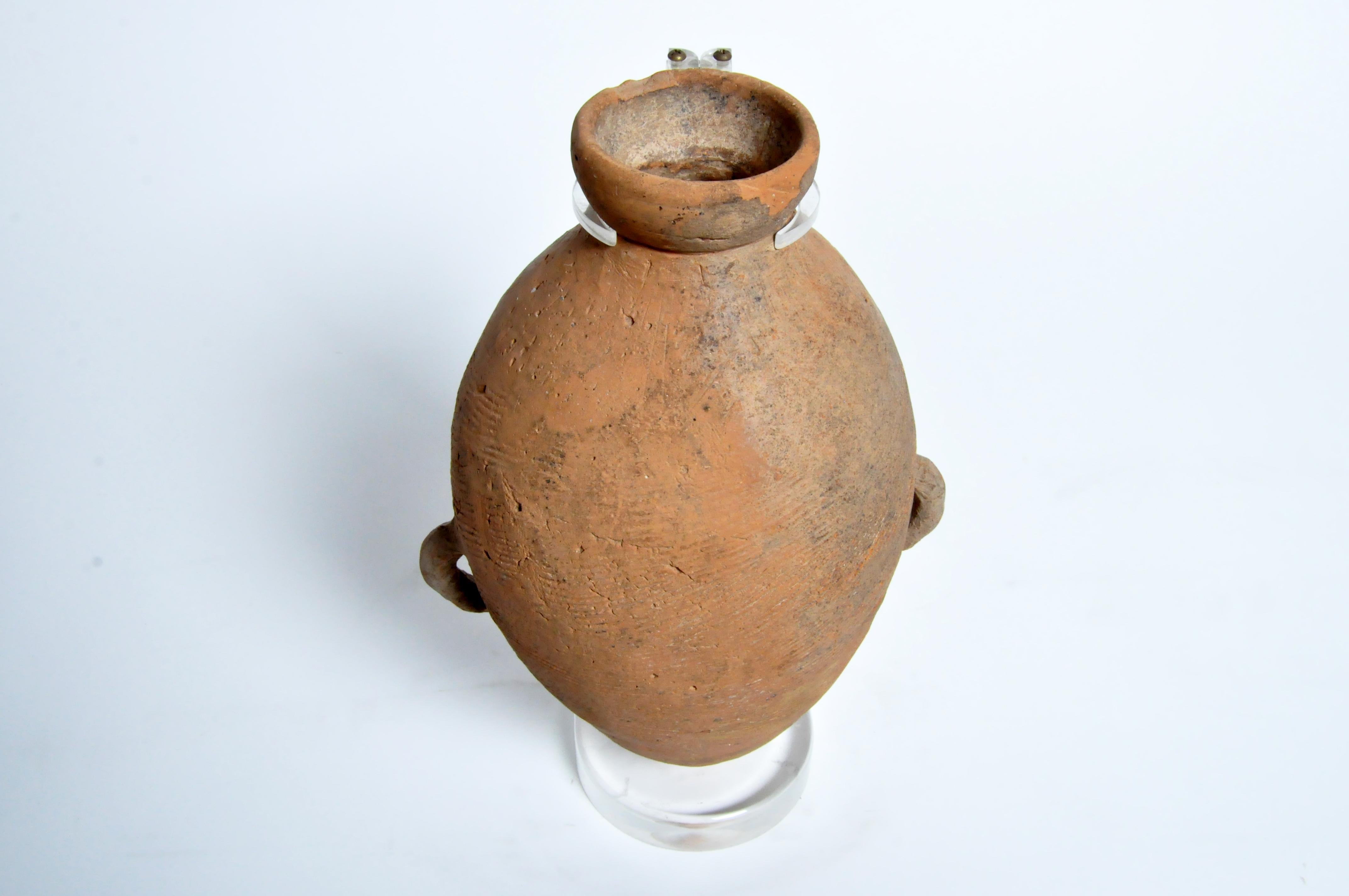 Pot néolithique sur pied en vente 4