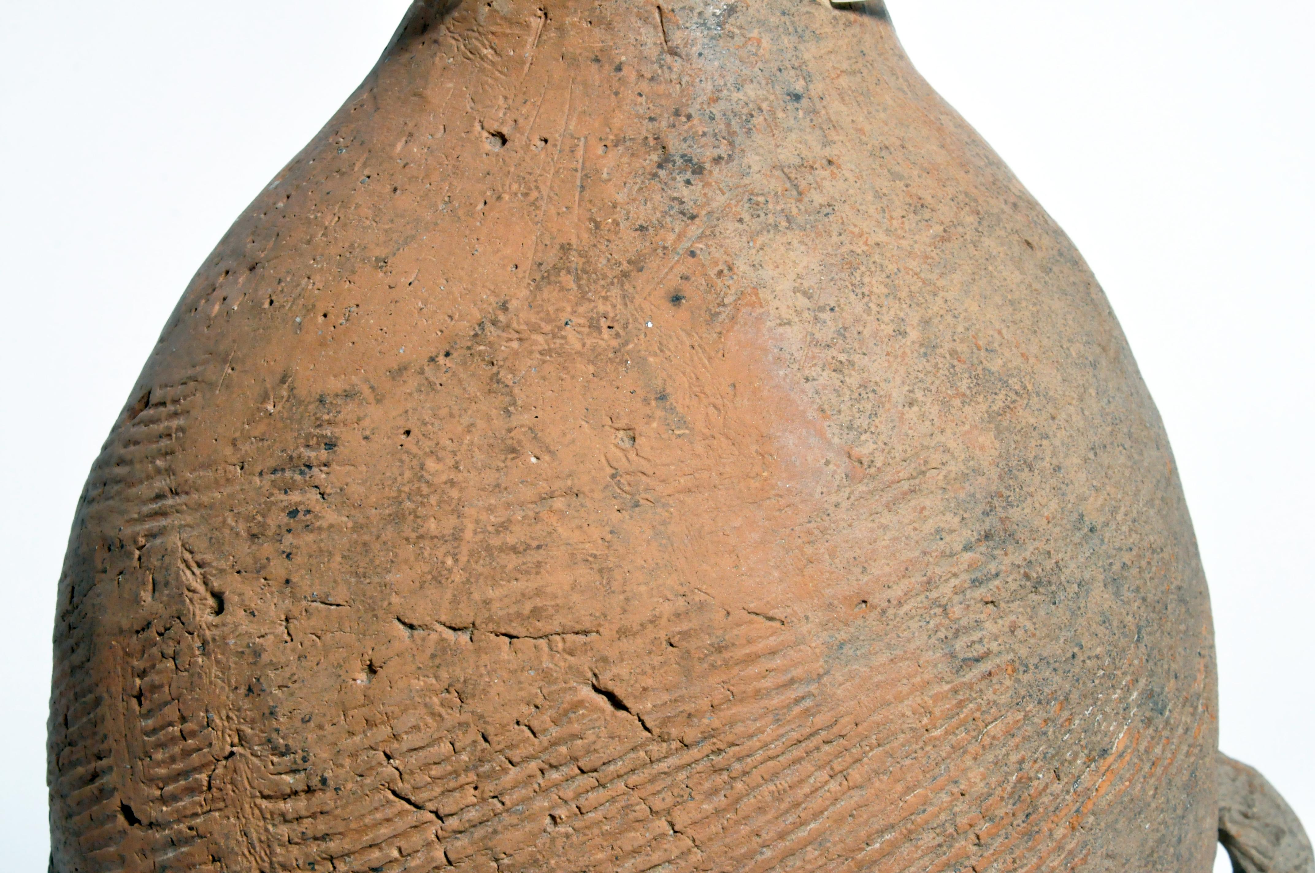 Terre cuite Pot néolithique sur pied en vente