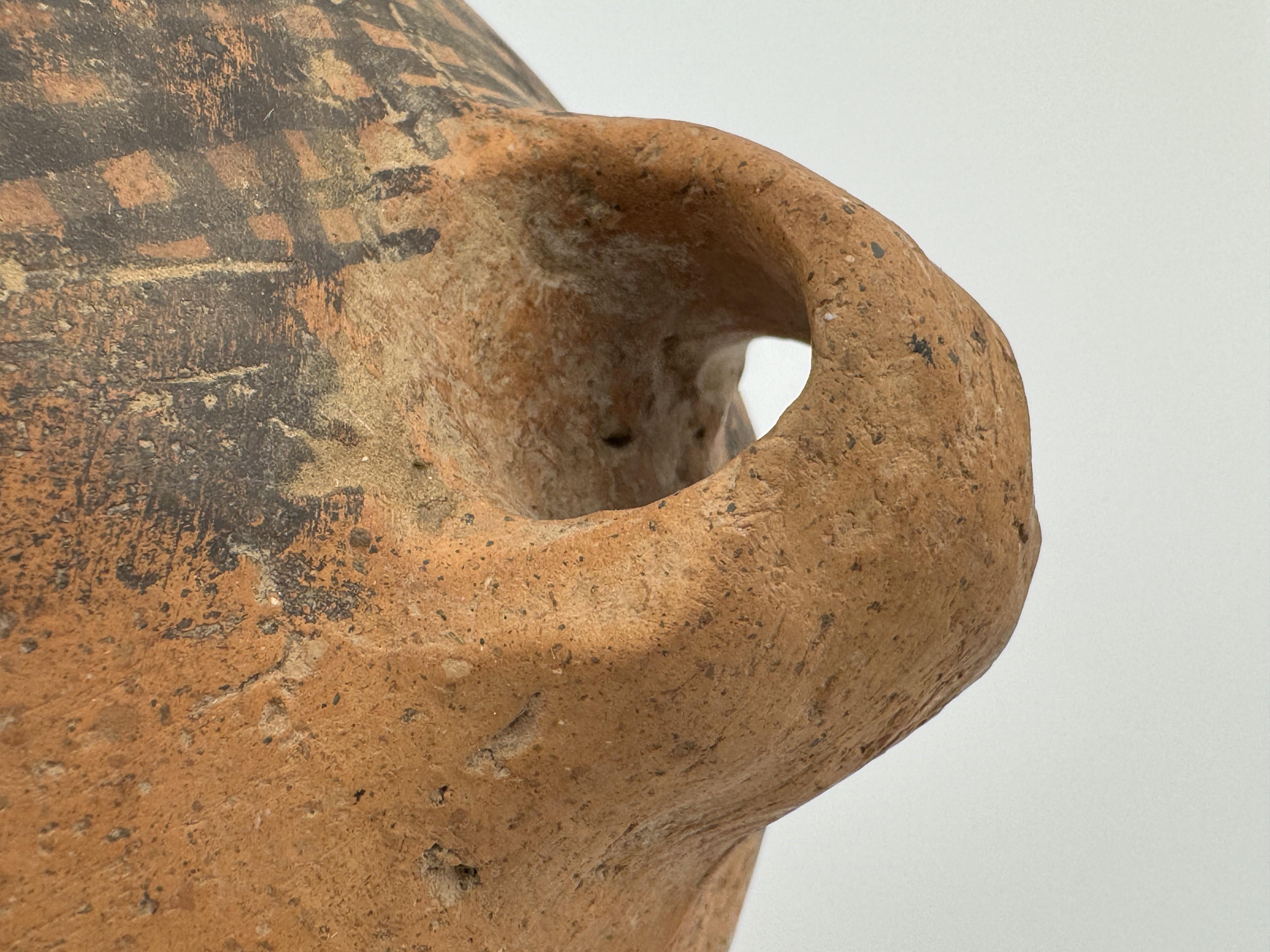 Amphore en poterie néolithique, 3e-2e millénaire avant J.-C. en vente 7