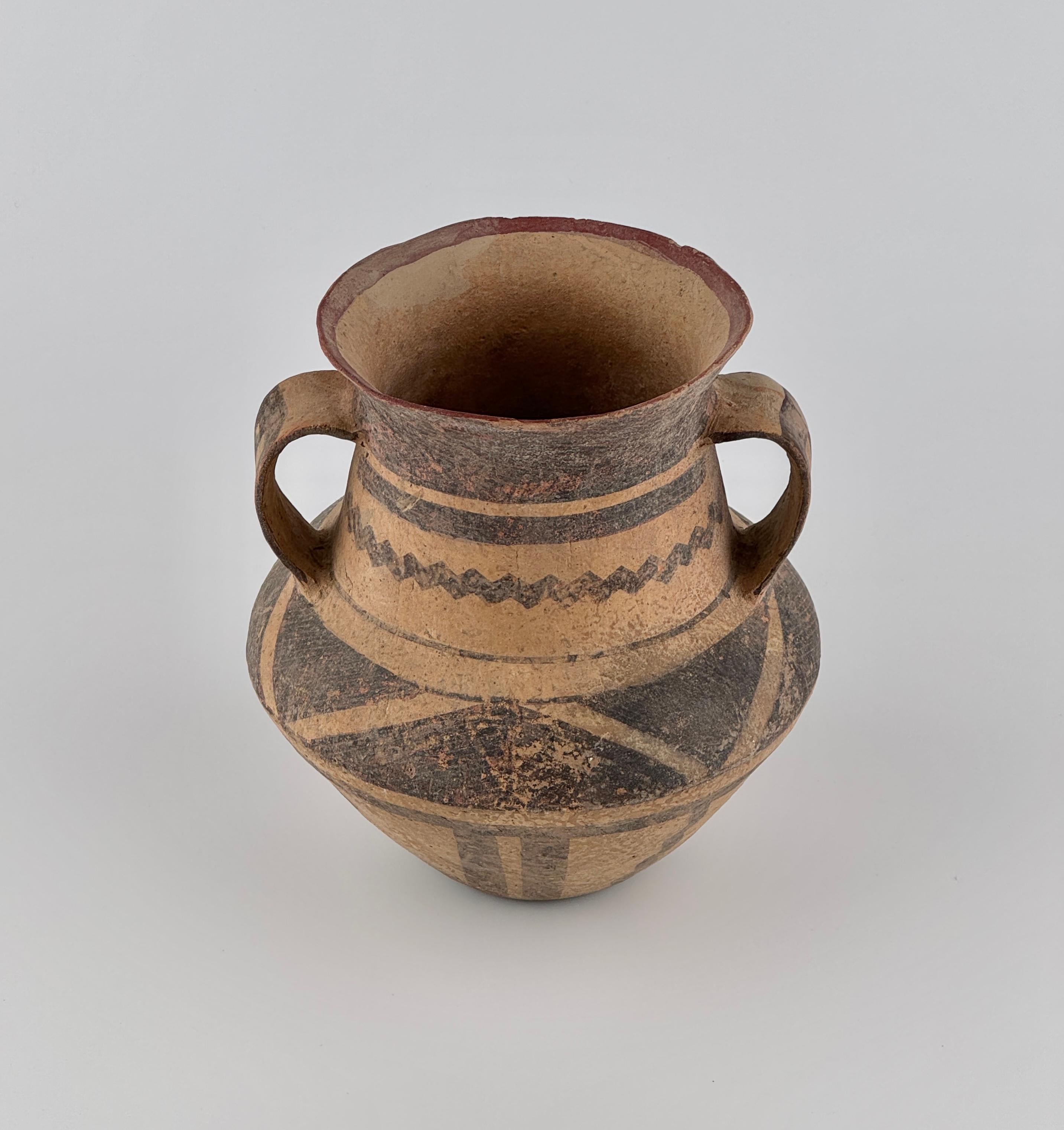 Ánfora de cerámica neolítica (provincia de Gansu), III-II milenio a.C. en venta 3