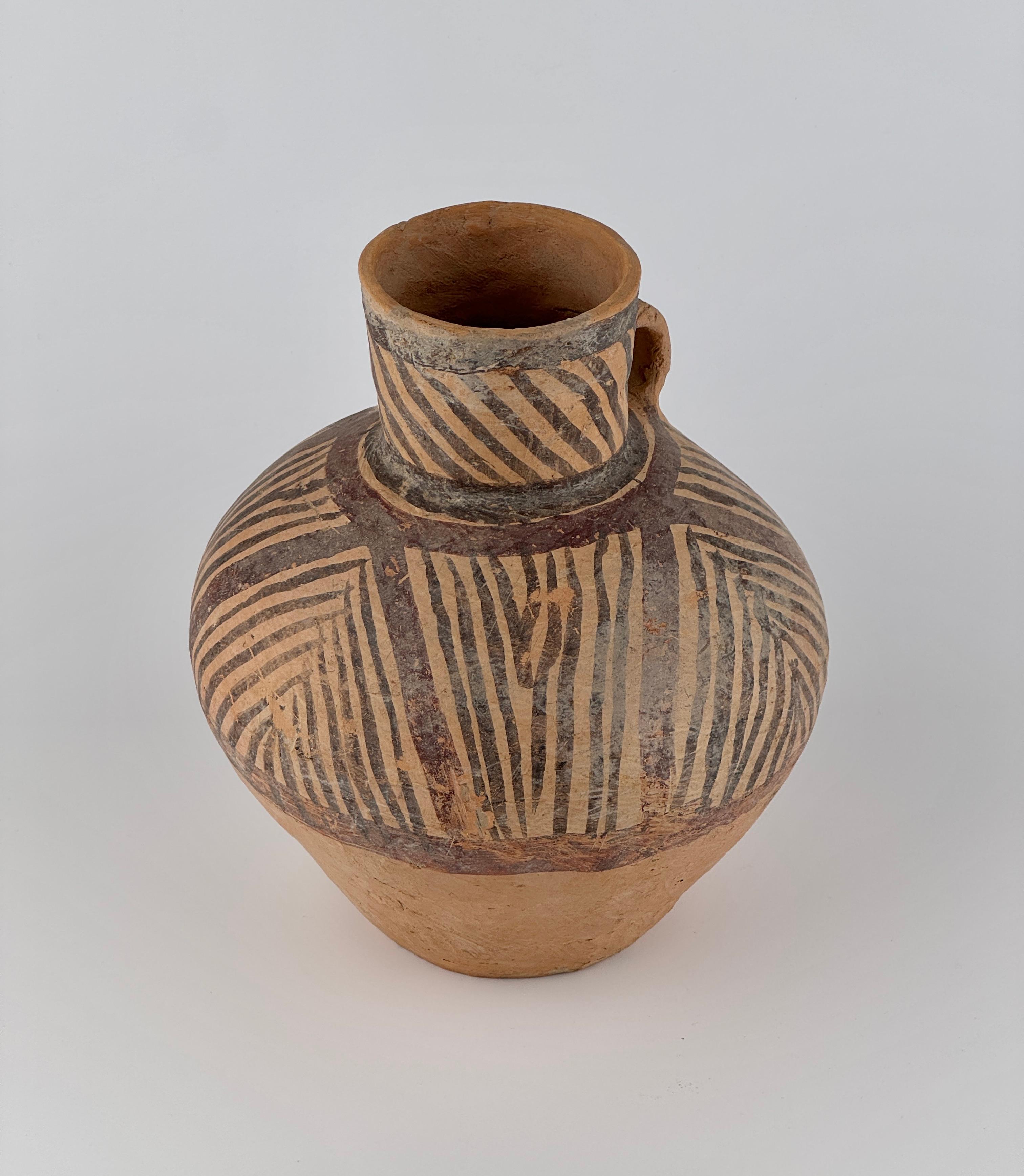 Ánfora de cerámica neolítica (provincia de Gansu), III-II milenio a.C. siglo XVIII y antes en venta