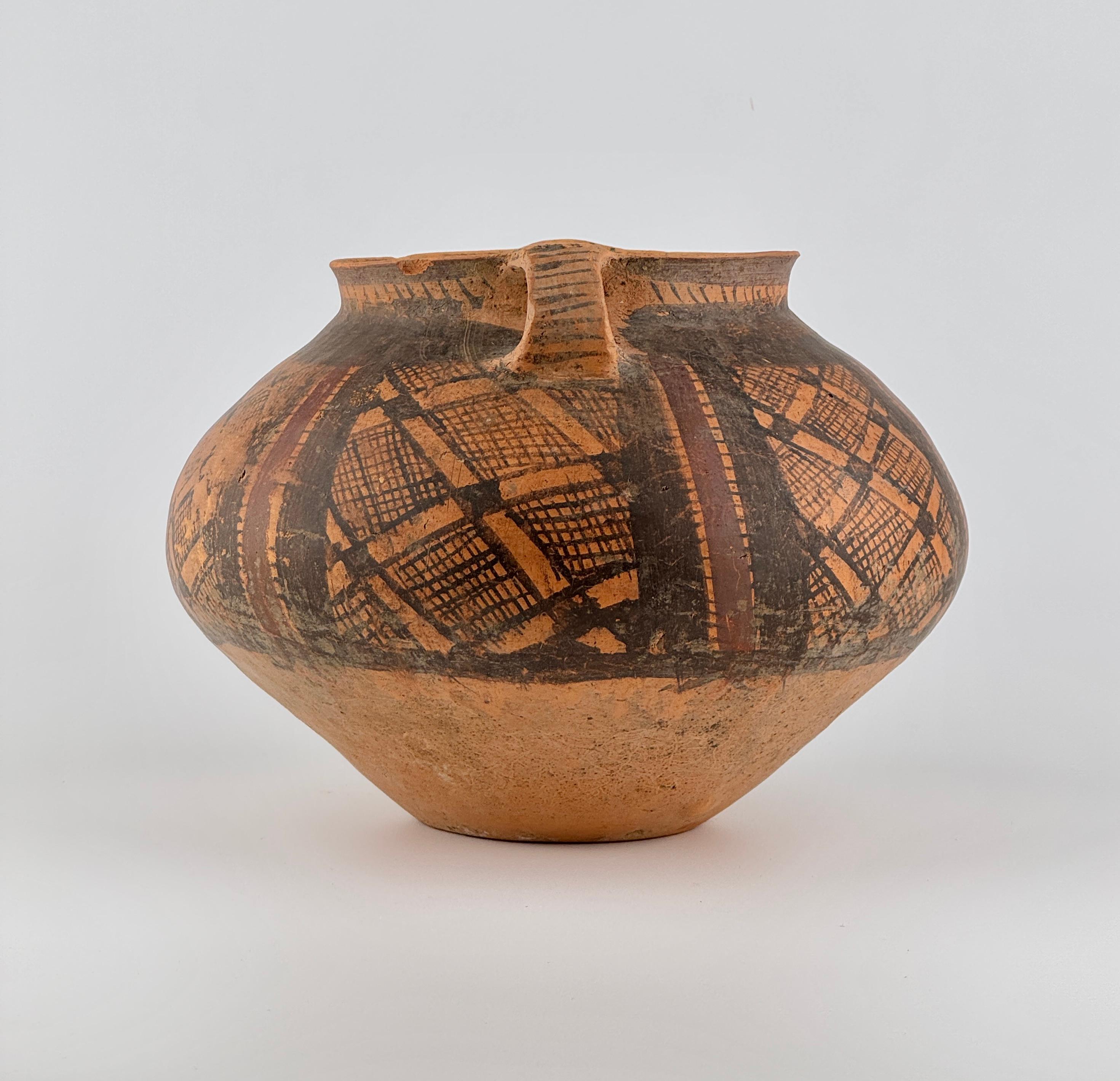 Jarra de cerámica neolítica, cultura Majiayao, 3er-2º milenio a.C. Glaseado en venta