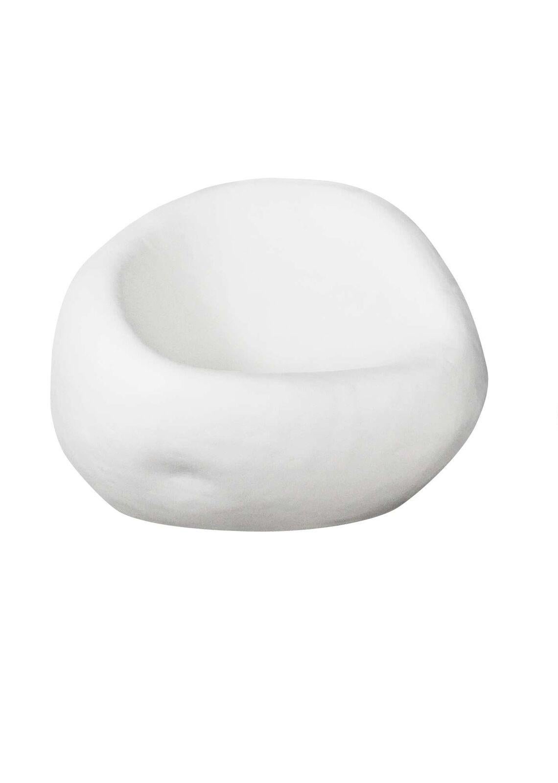 Moderno Set di sedie da salotto a conchiglia per esterni in stile neolitico con finitura in gesso sabbioso in vendita