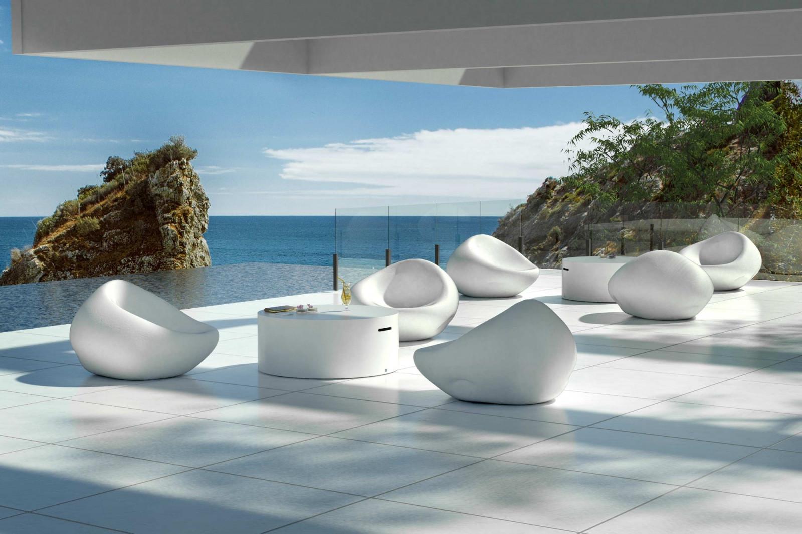 XXI secolo e contemporaneo Set di sedie da salotto a conchiglia per esterni in stile neolitico con finitura in gesso sabbioso in vendita