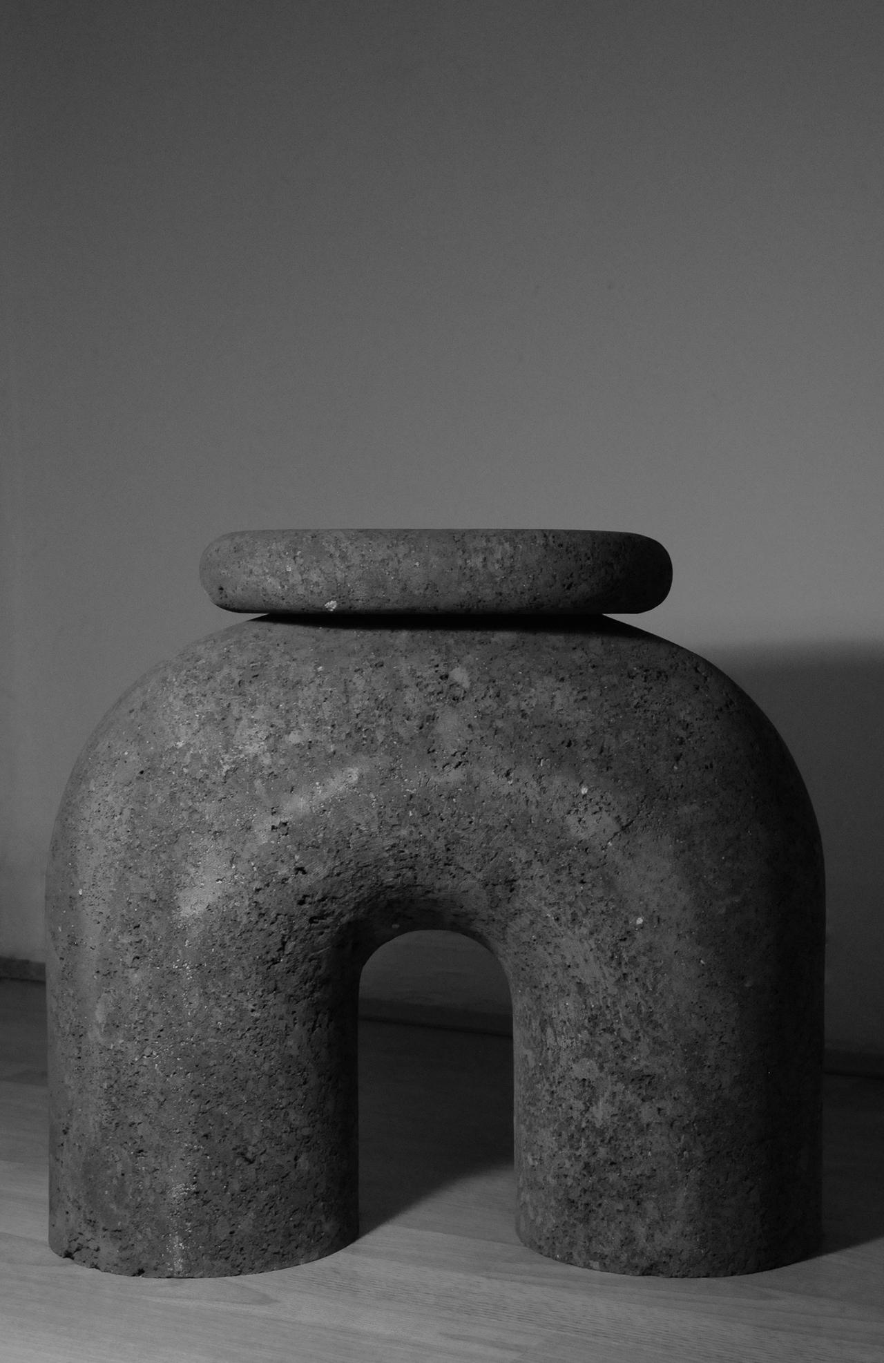 Neolithic Thinker Sculptural Stool Tezontle Volcanic Stone, Red In New Condition For Sale In Ciudad de México, CDMX
