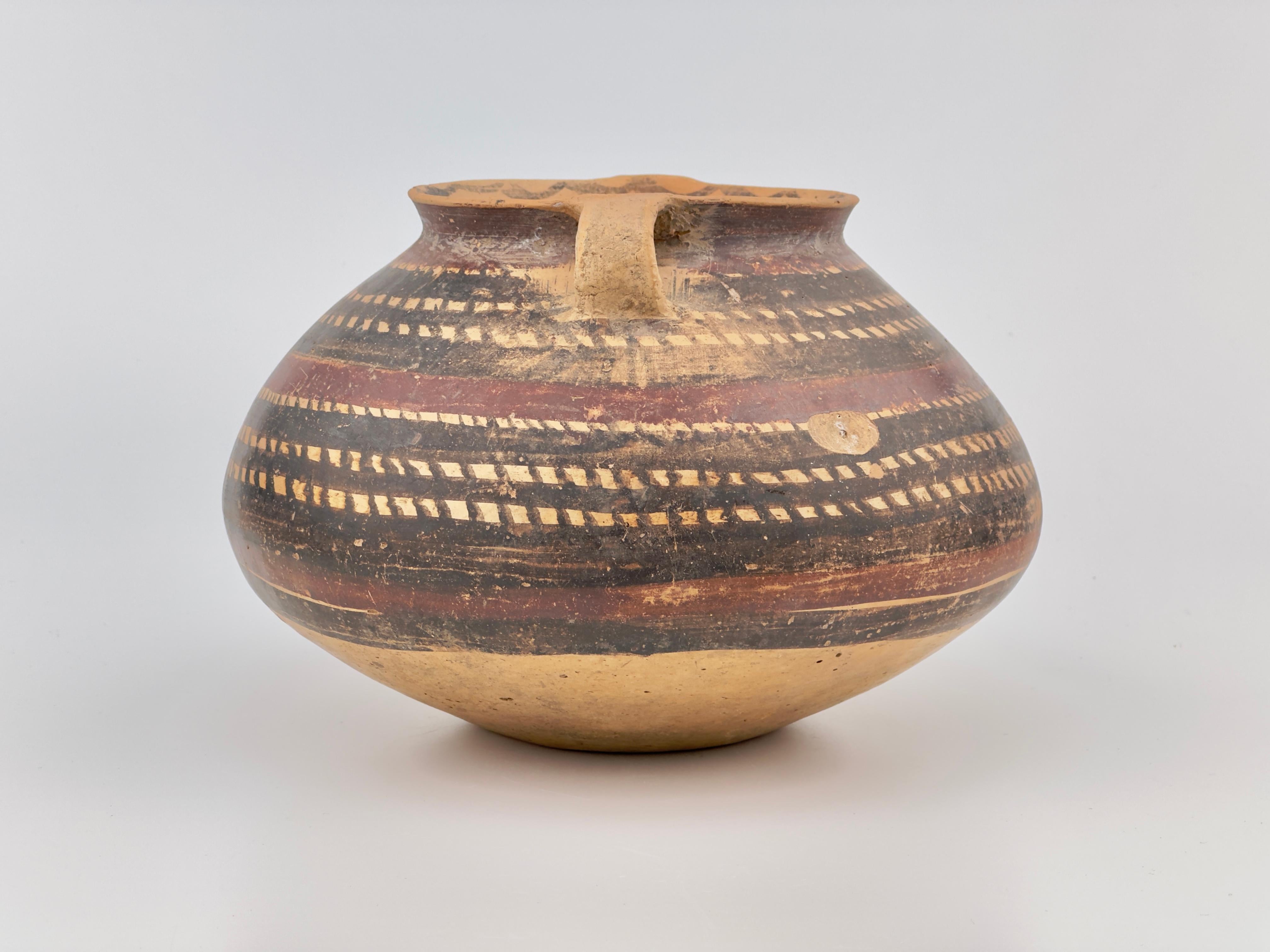 Amphore en poterie de la culture néolithique de Yangshao, 3e-2e millénaire avant J.-C. en vente 2
