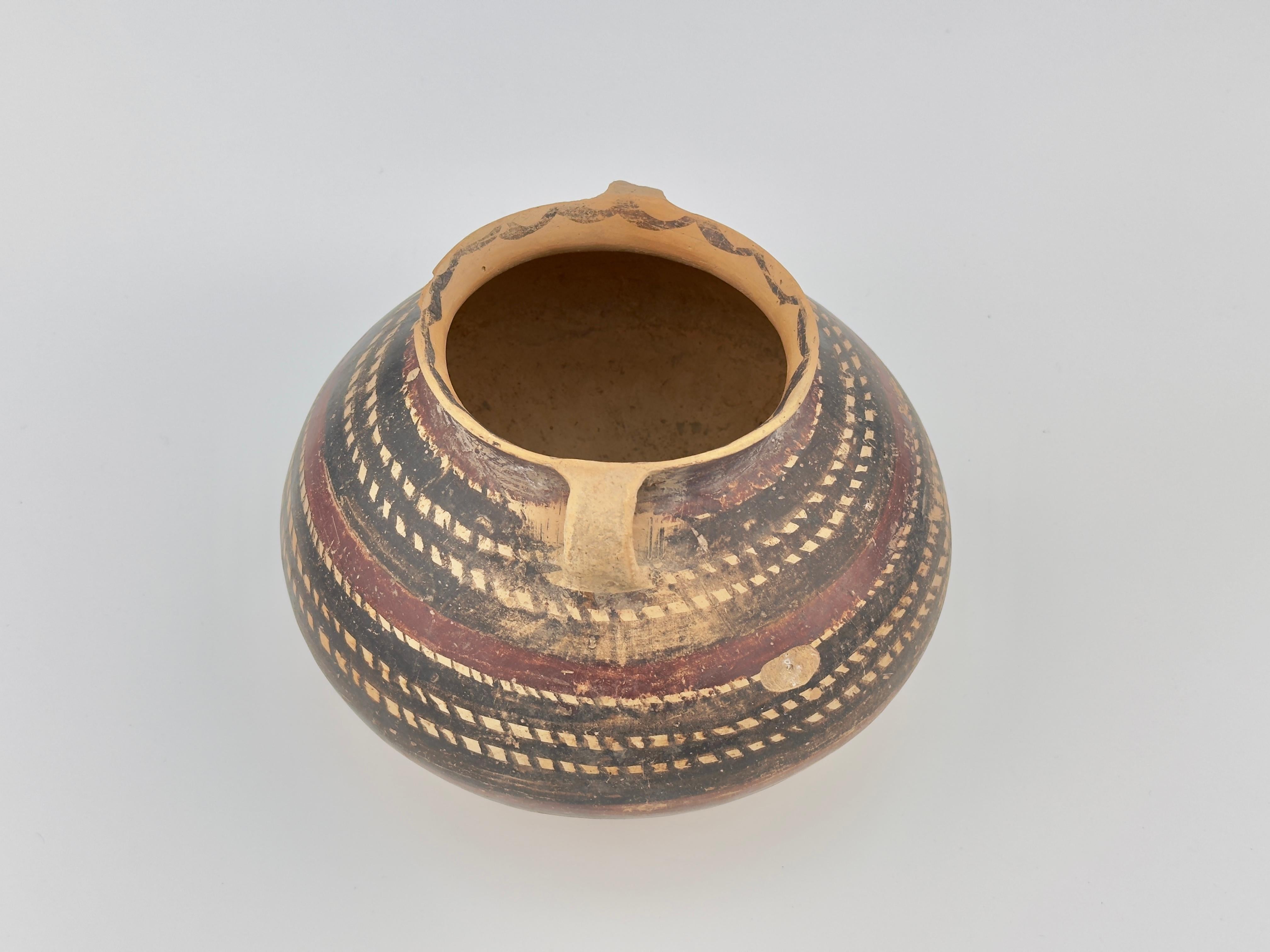 Amphore en poterie de la culture néolithique de Yangshao, 3e-2e millénaire avant J.-C. en vente 3