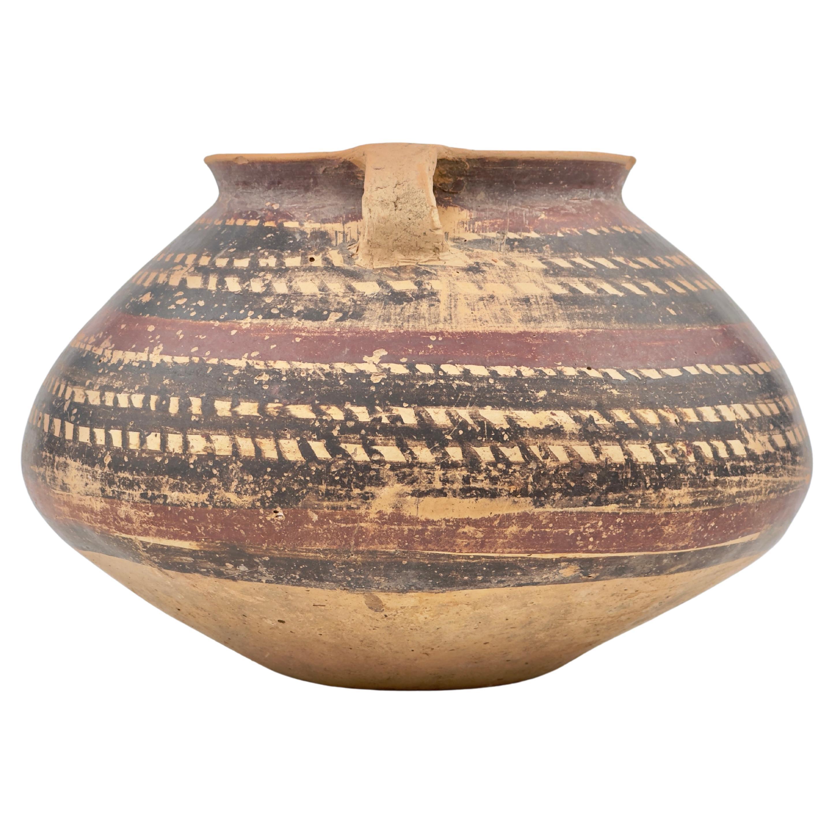 Amphore en poterie de la culture néolithique de Yangshao, 3e-2e millénaire avant J.-C.